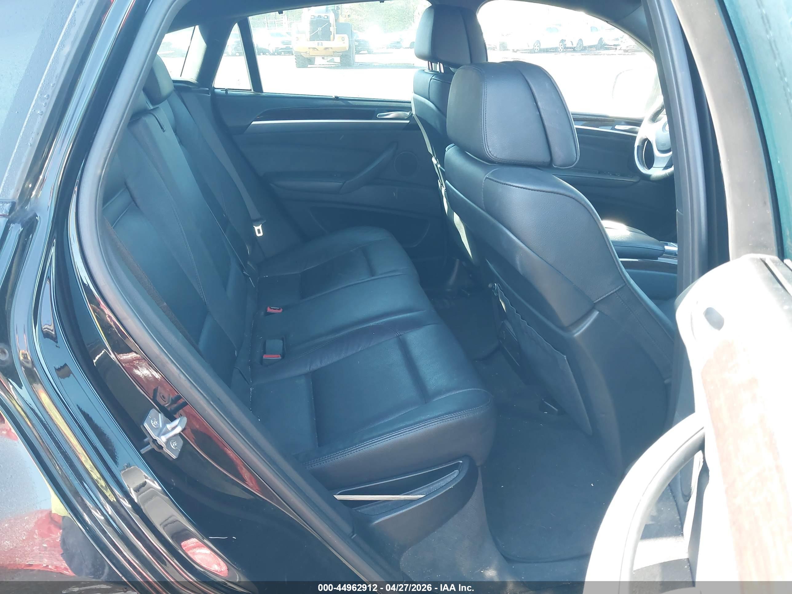 BMW X6 image 8