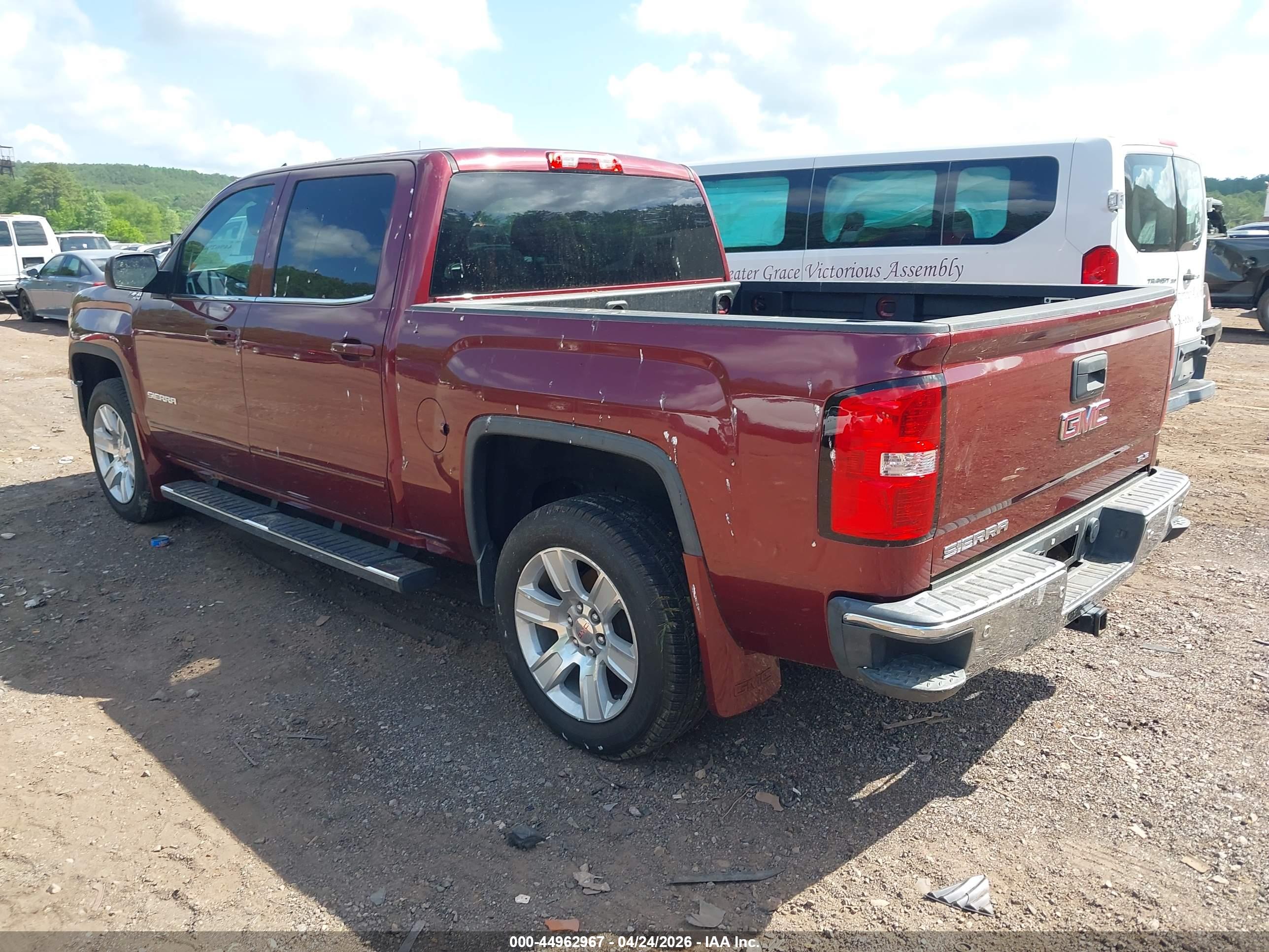 GMC SIERRA image 3