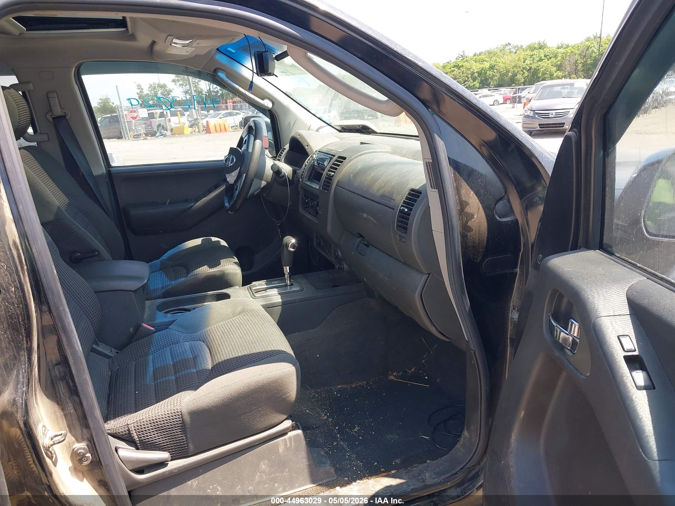 NISSAN FRONTIER image 5