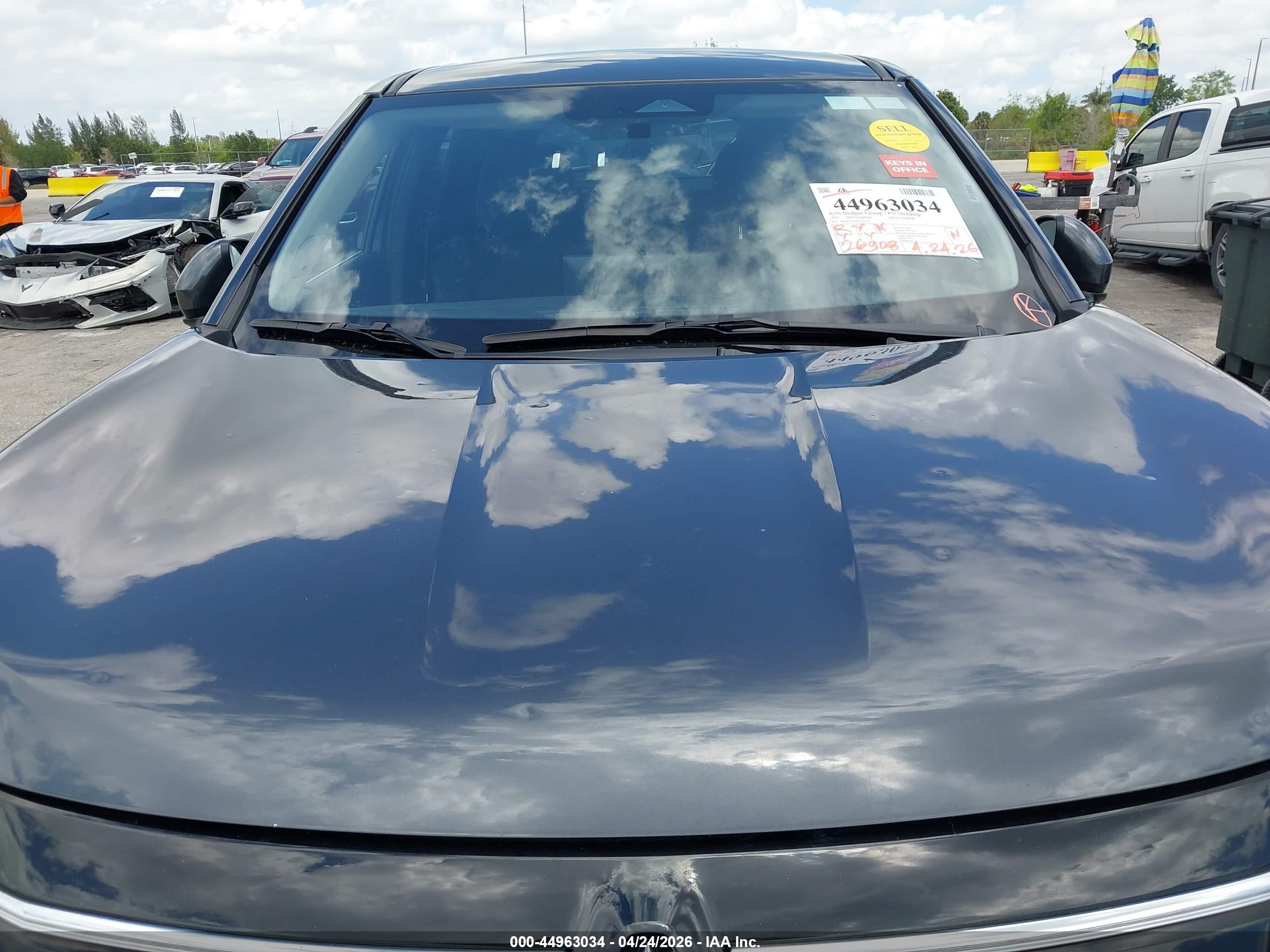 MITSUBISHI OUTLANDER image 6