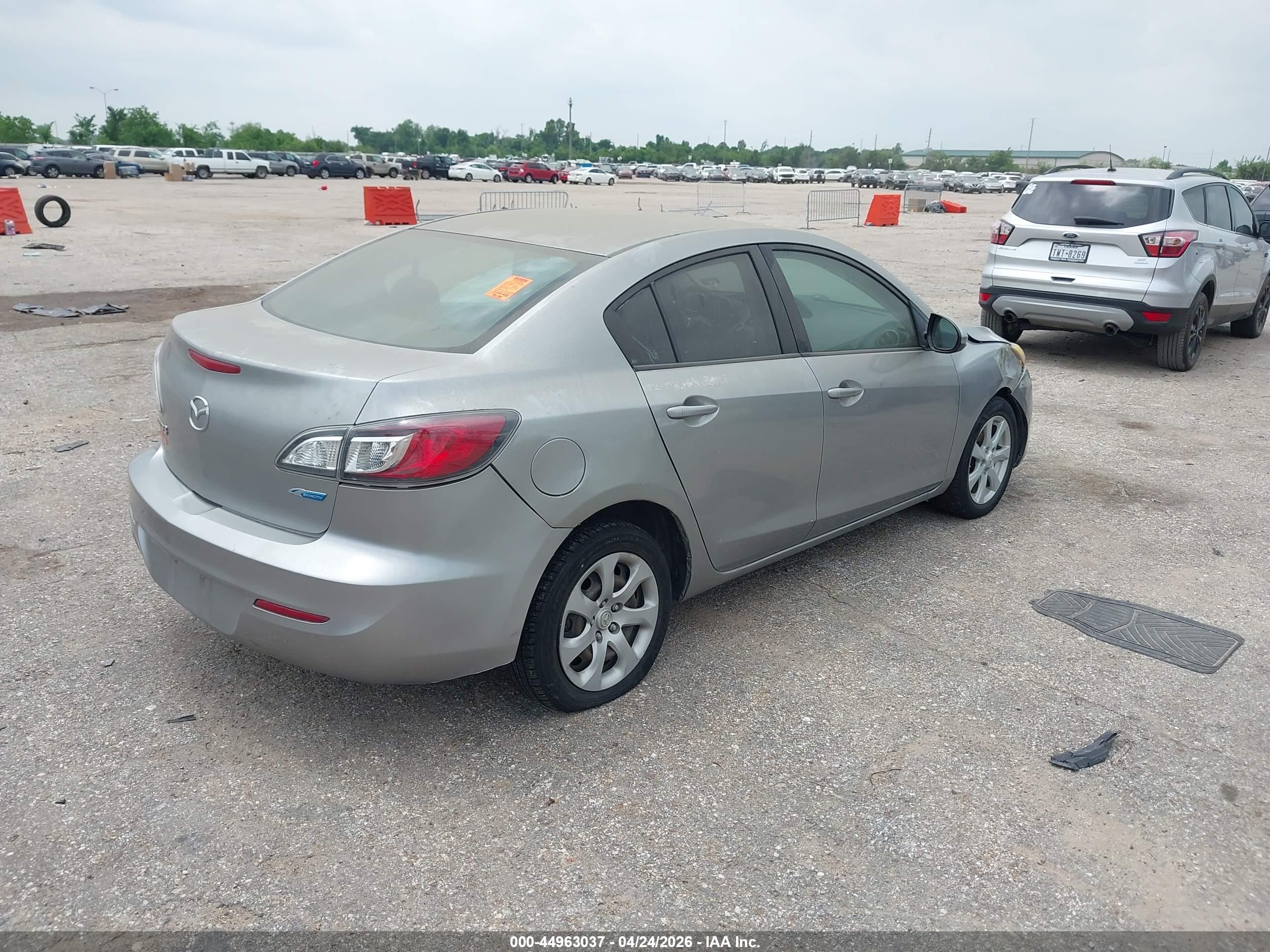 MAZDA MAZDA3 image 4