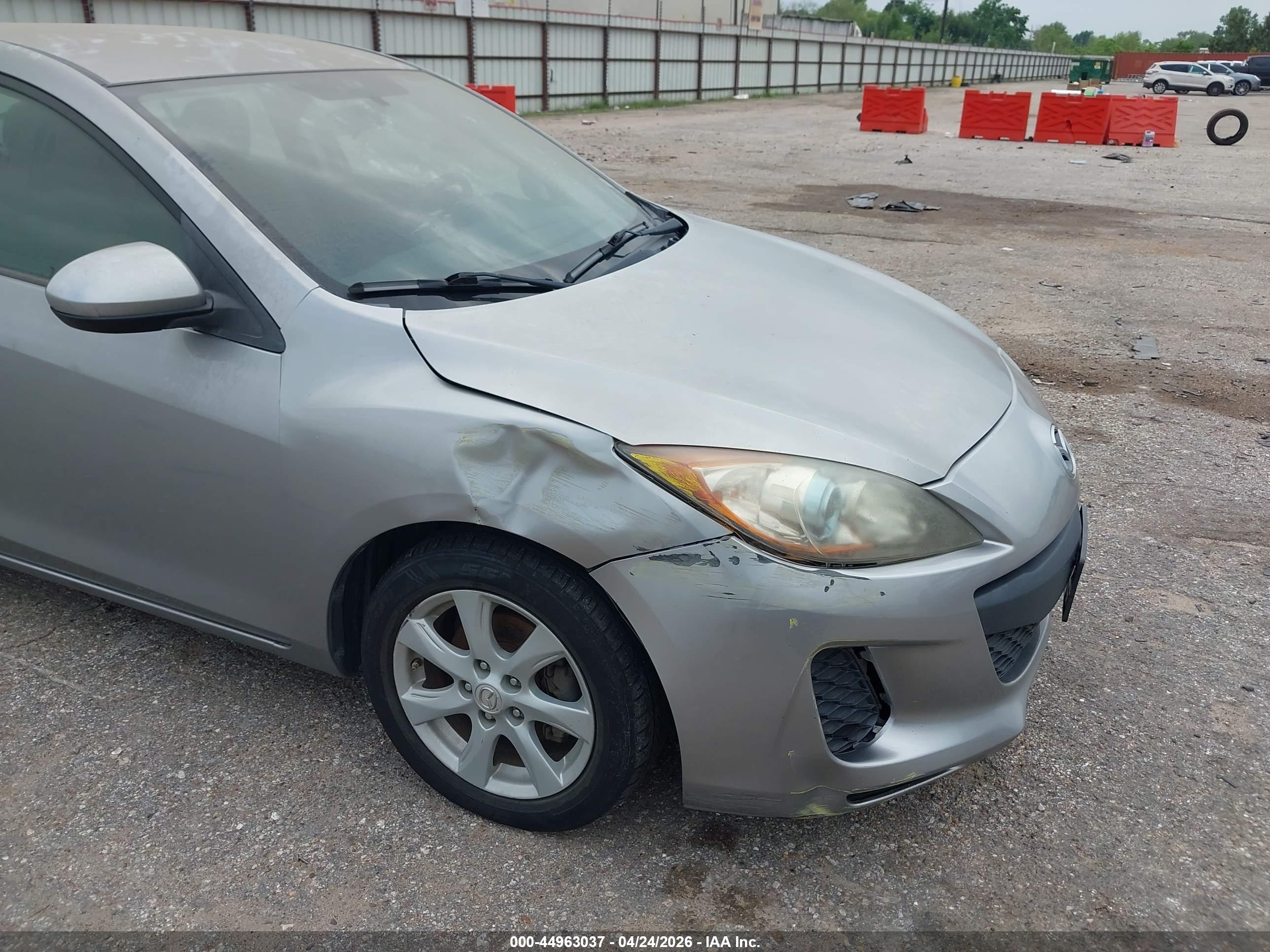 MAZDA MAZDA3 image 6