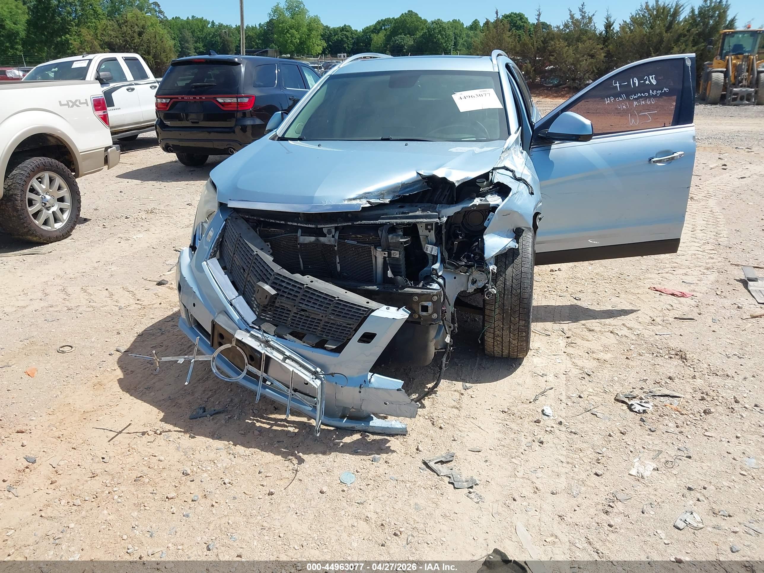 CADILLAC SRX image 6