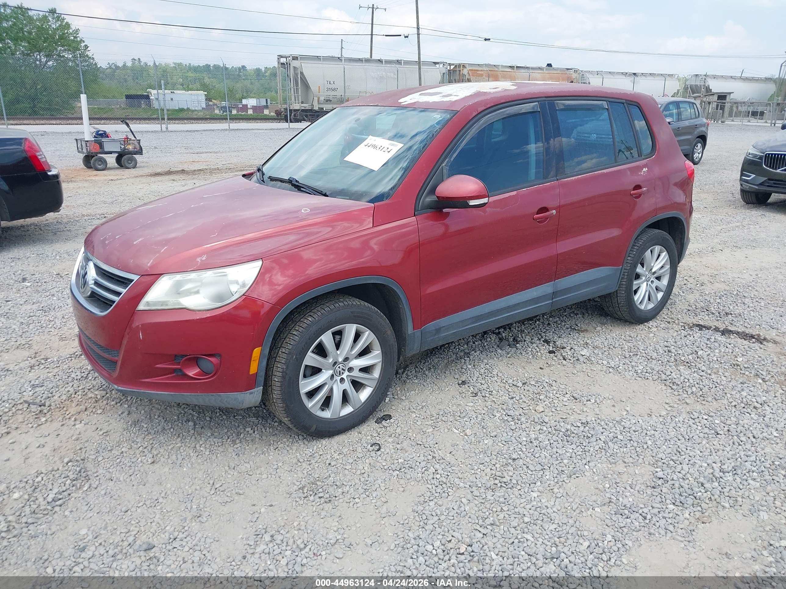 VOLKSWAGEN TIGUAN image 2