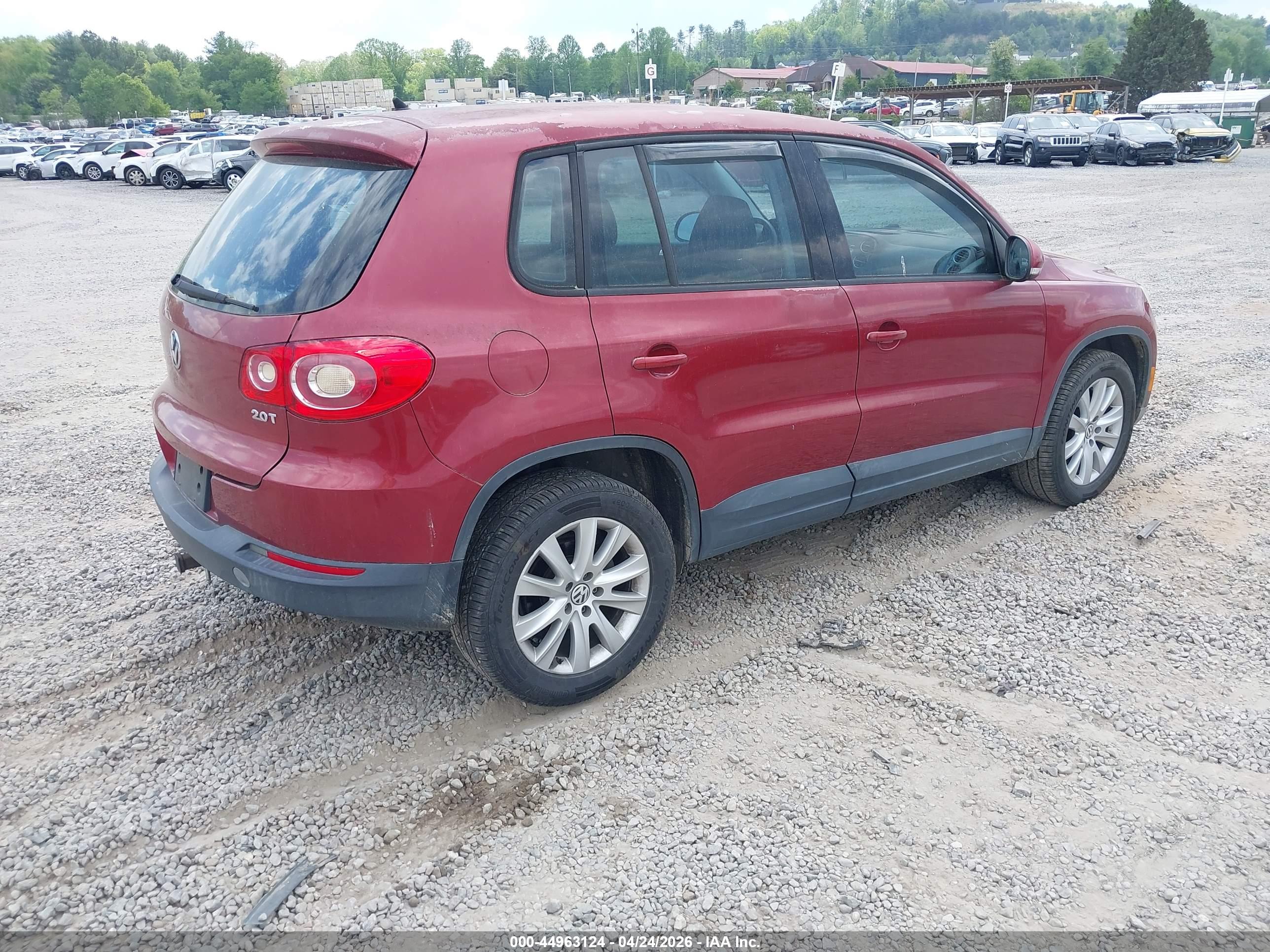 VOLKSWAGEN TIGUAN image 4