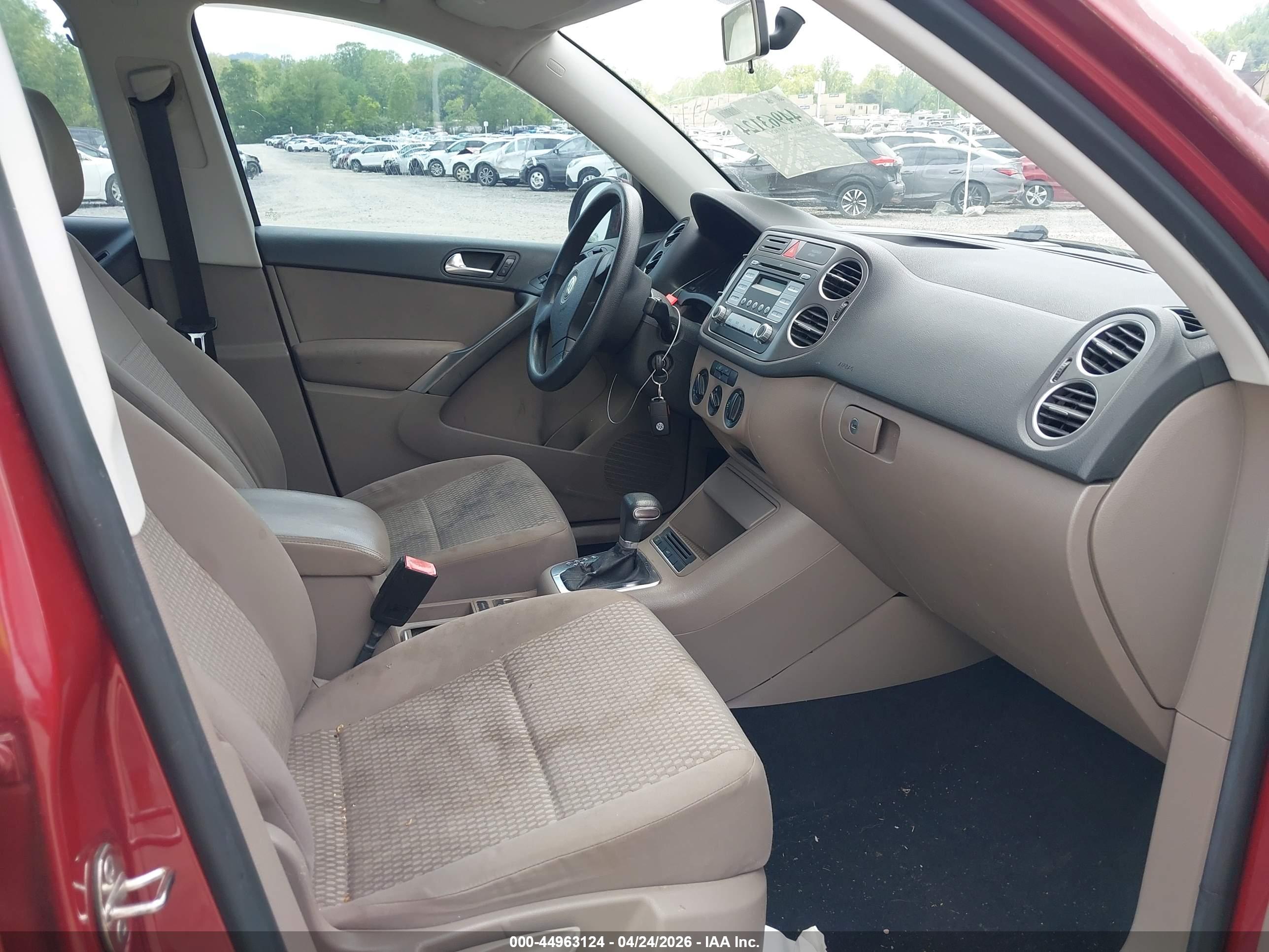 VOLKSWAGEN TIGUAN image 5