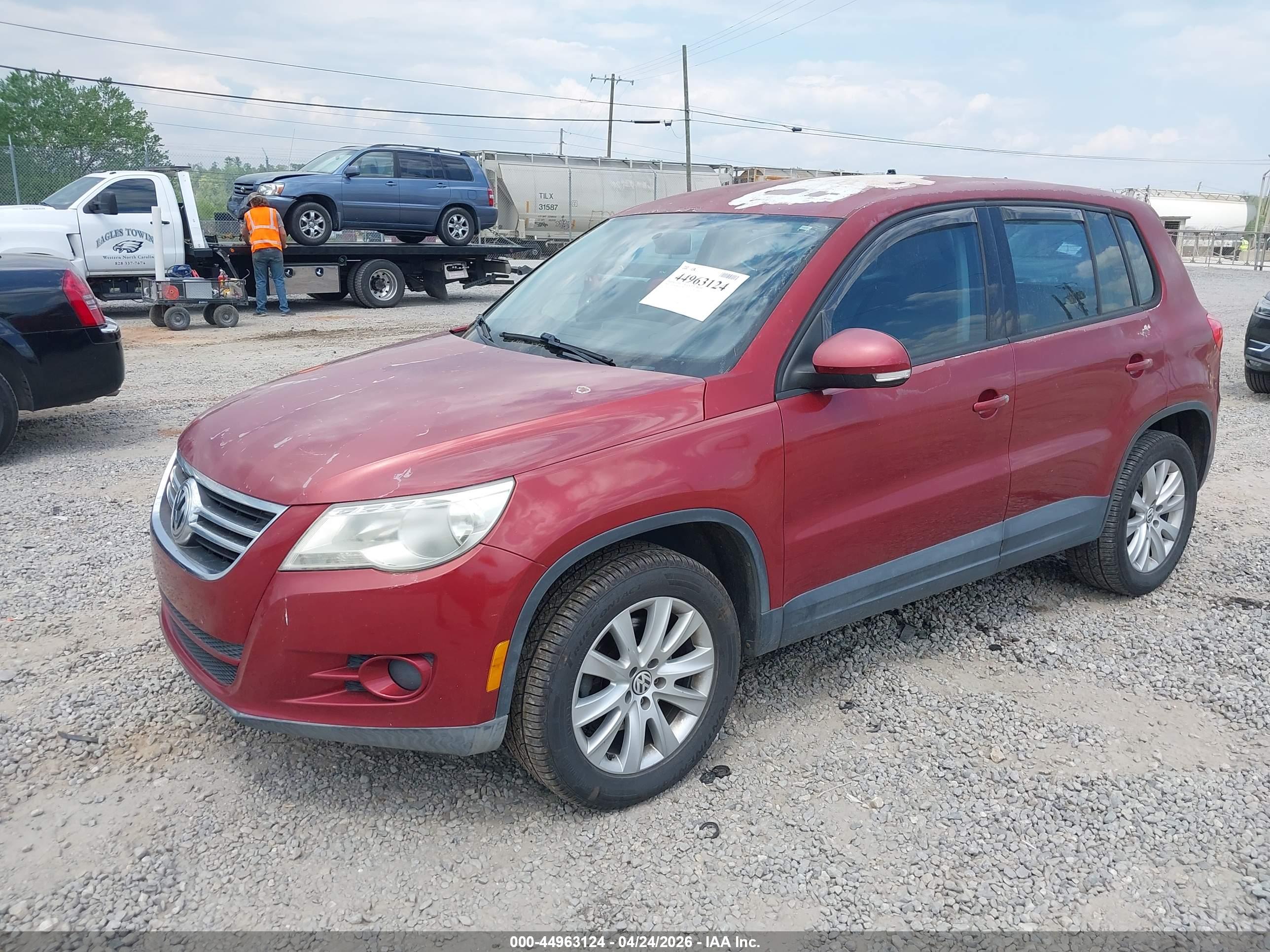 VOLKSWAGEN TIGUAN image 6