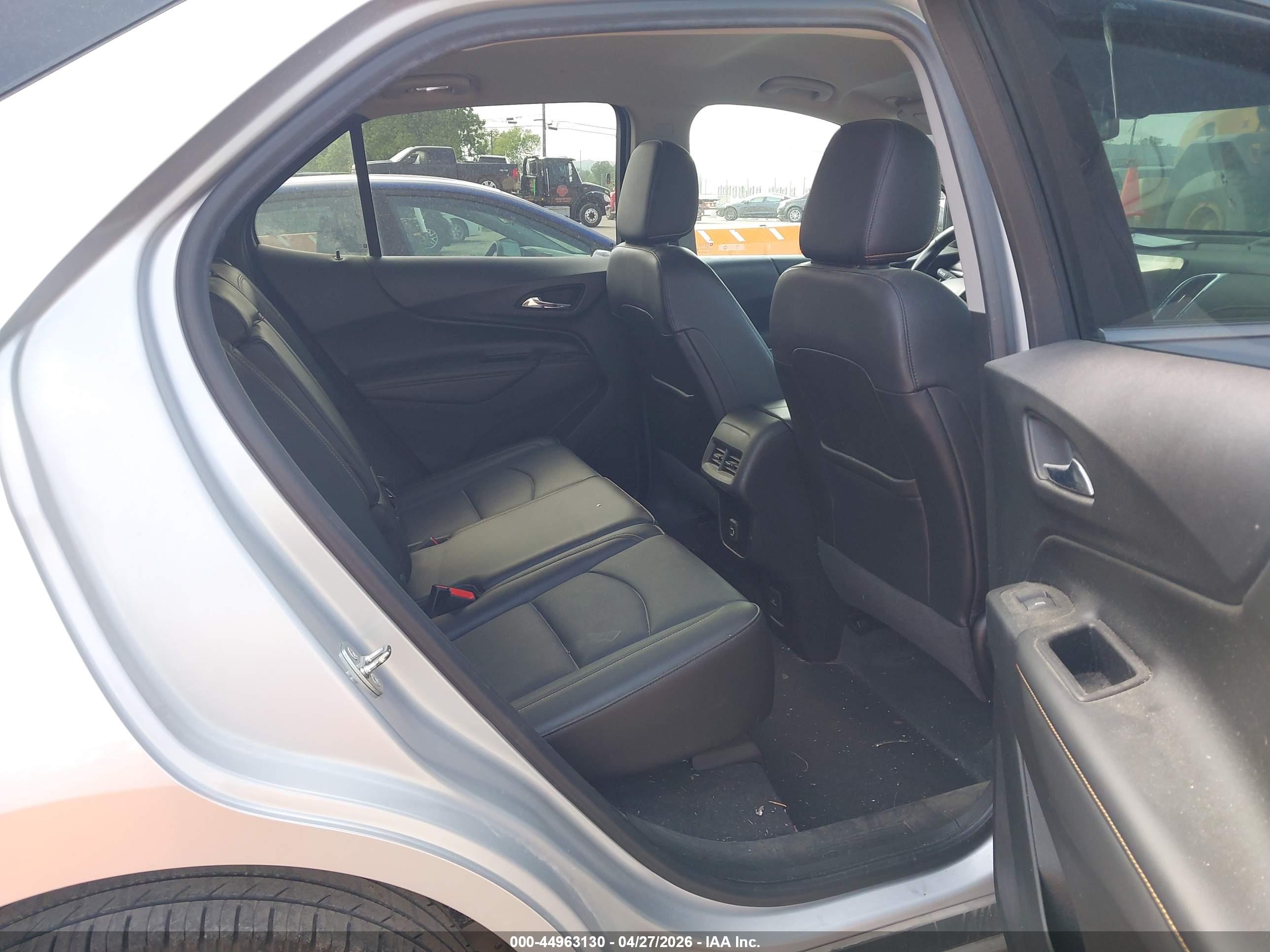 CHEVROLET EQUINOX image 8