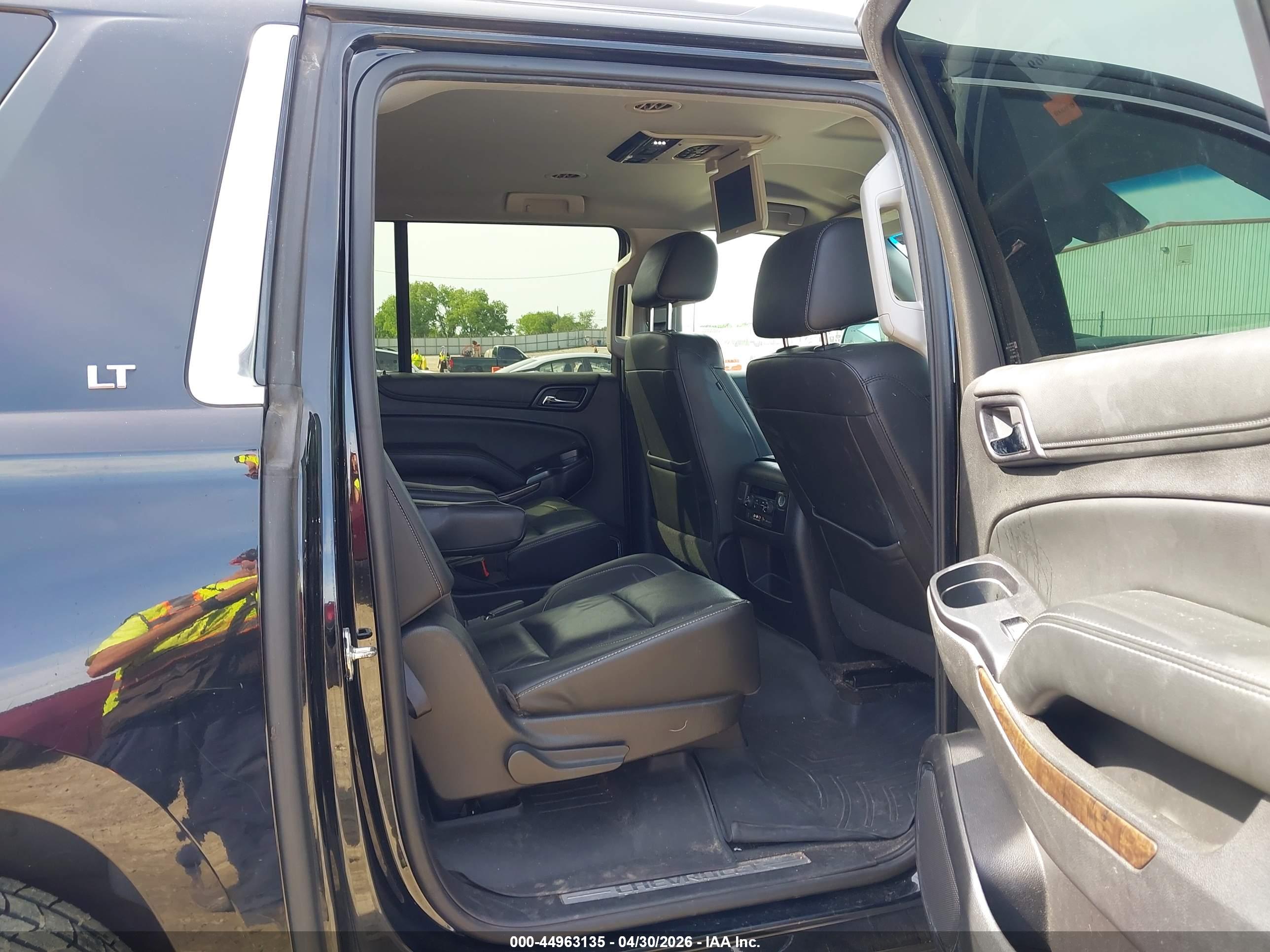 CHEVROLET SUBURBAN image 8