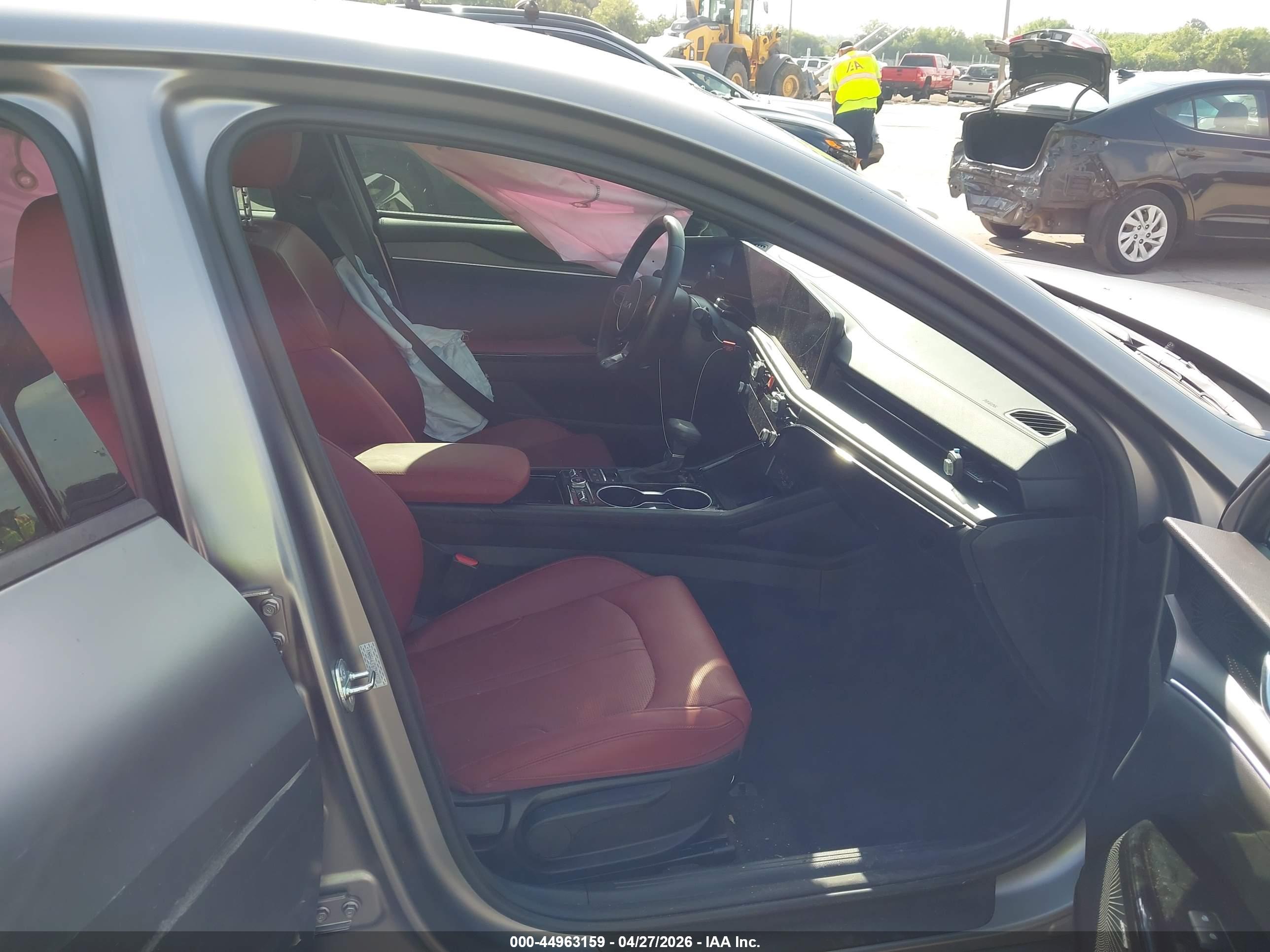 KIA K5 image 5