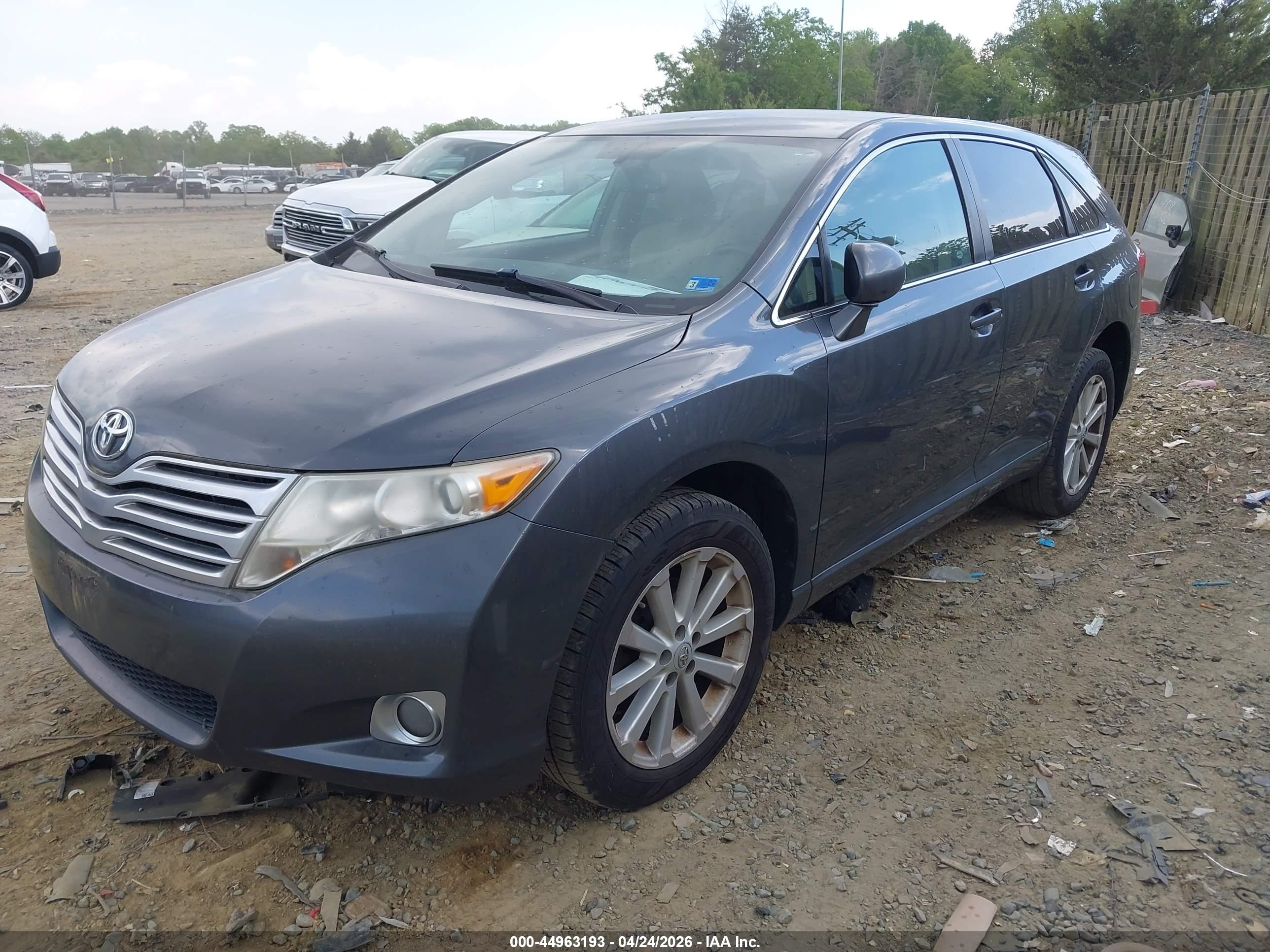 TOYOTA VENZA image 2