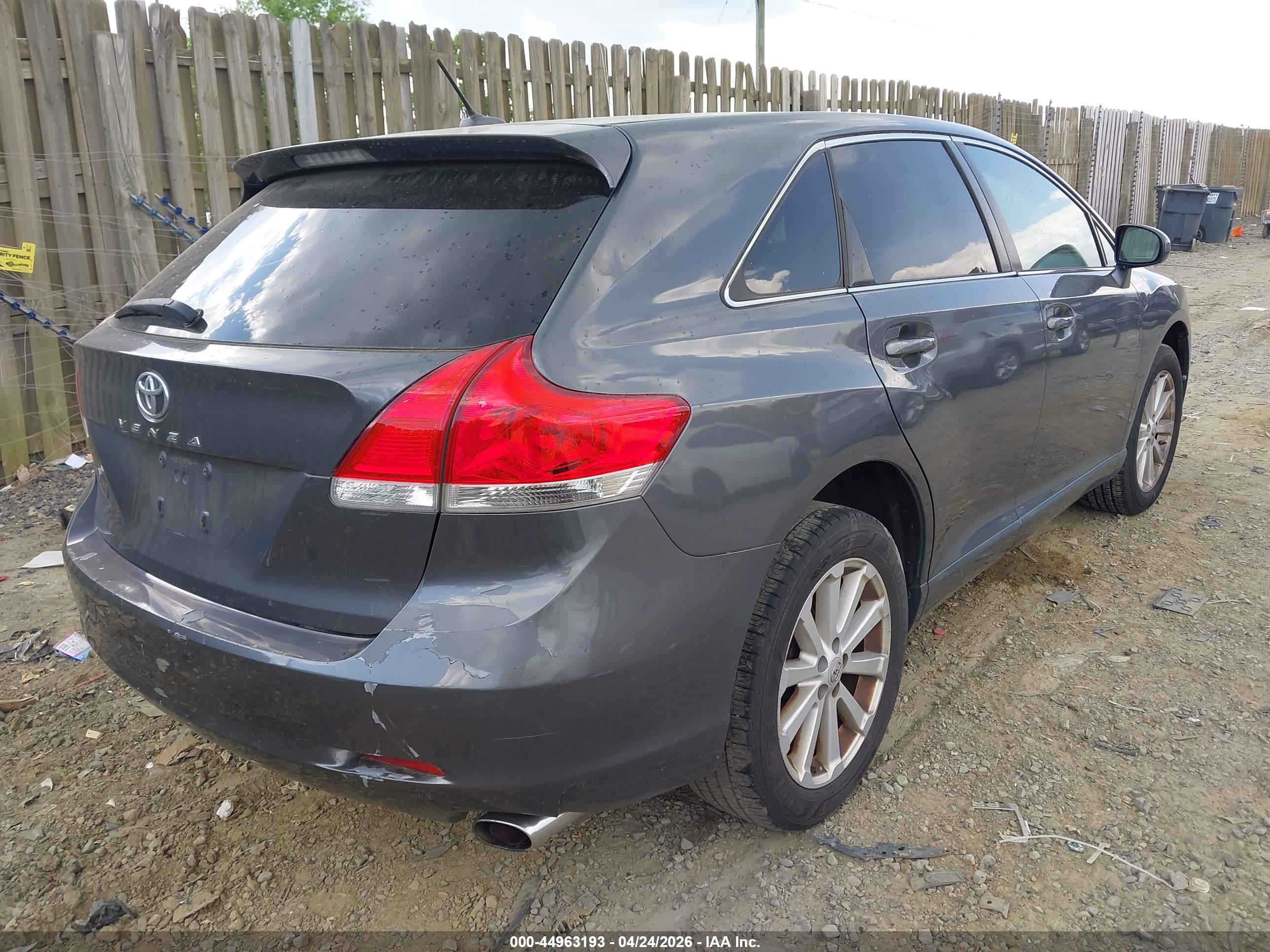 TOYOTA VENZA image 4