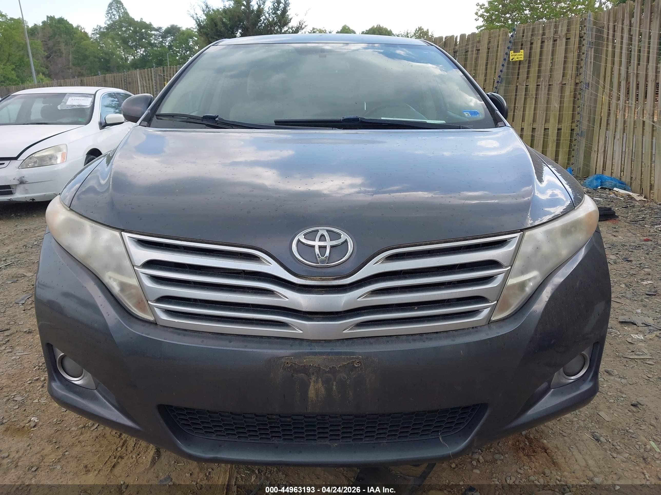 TOYOTA VENZA image 6