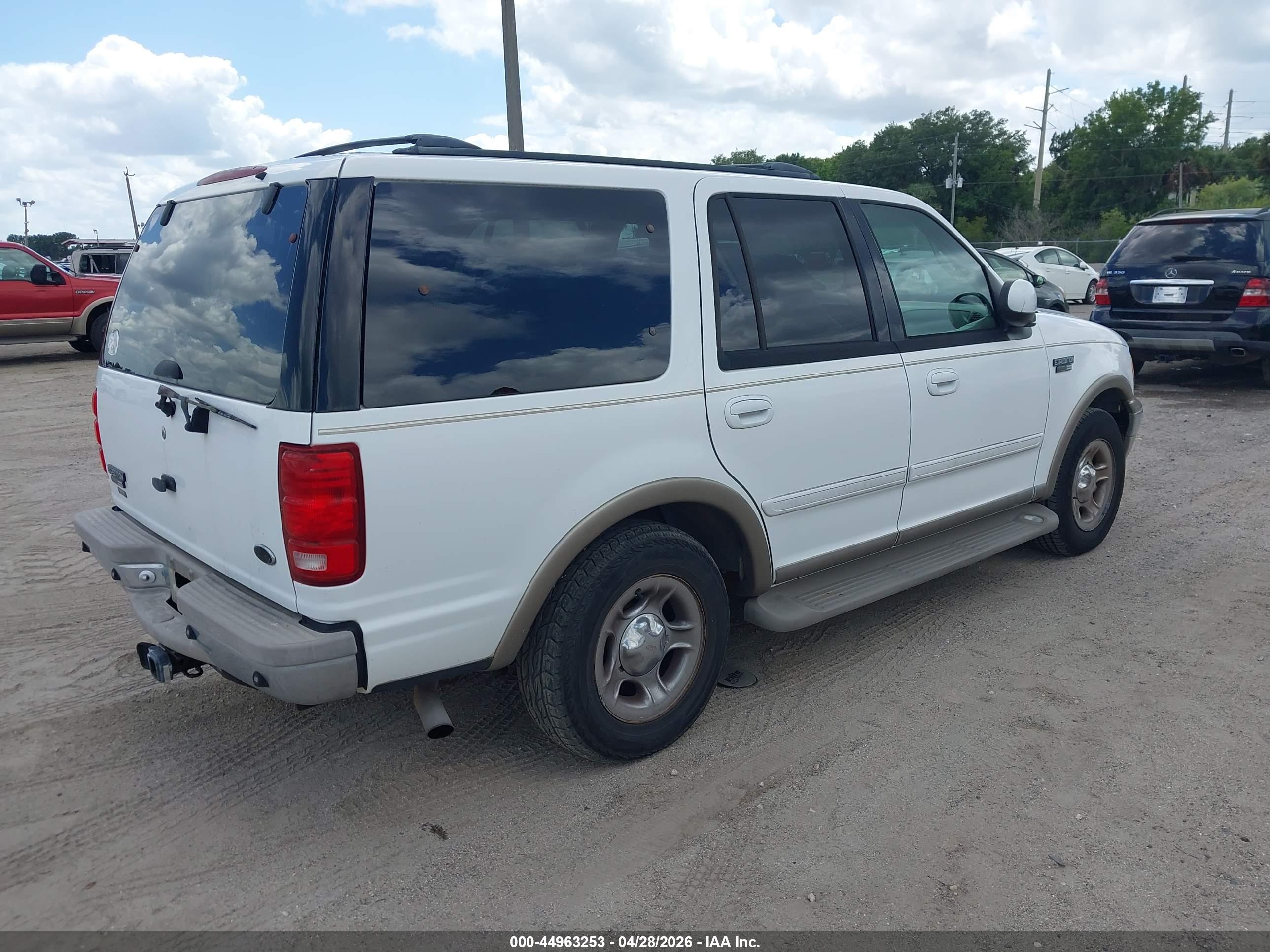 FORD EXPEDITION image 4