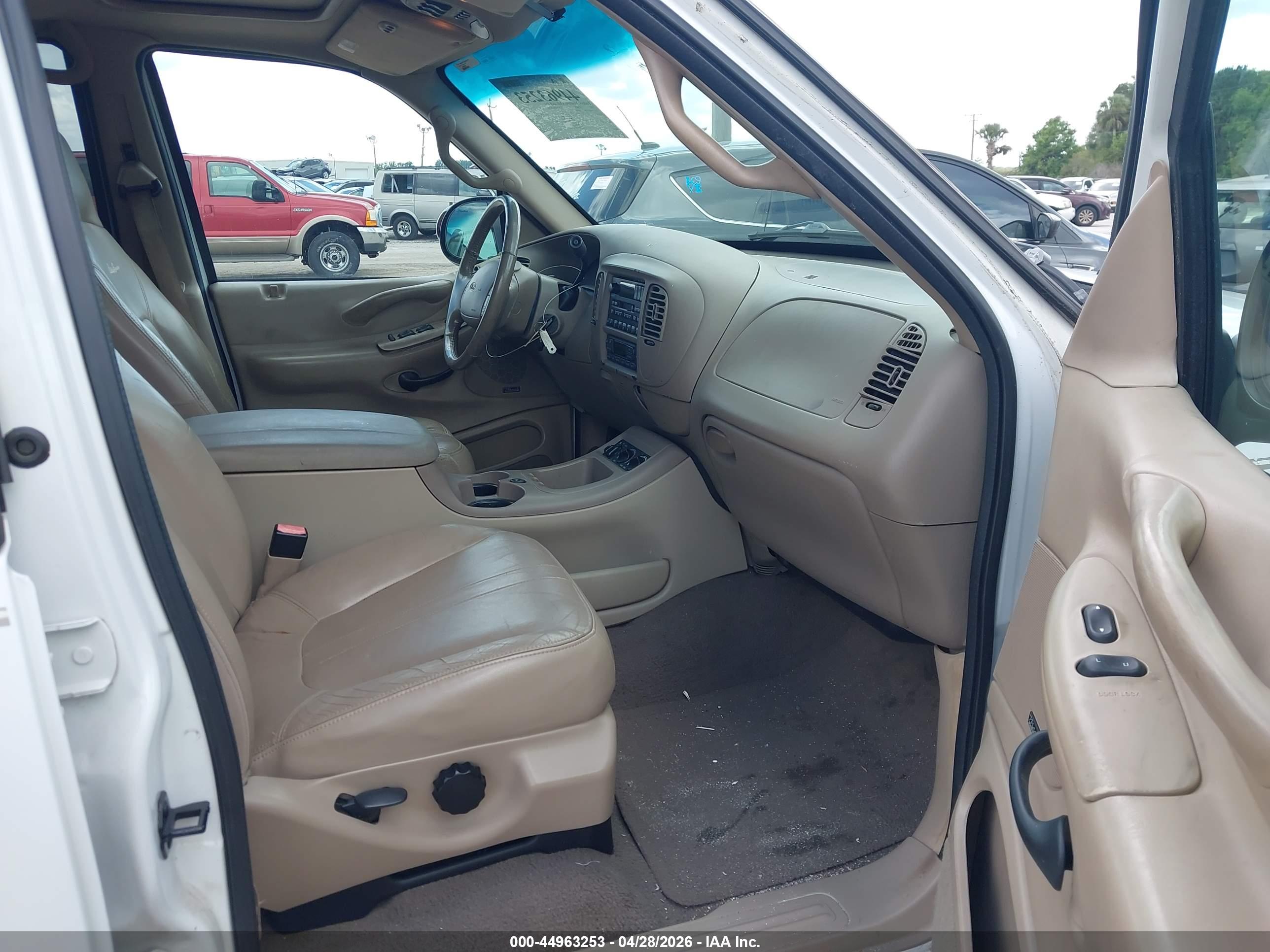 FORD EXPEDITION image 5