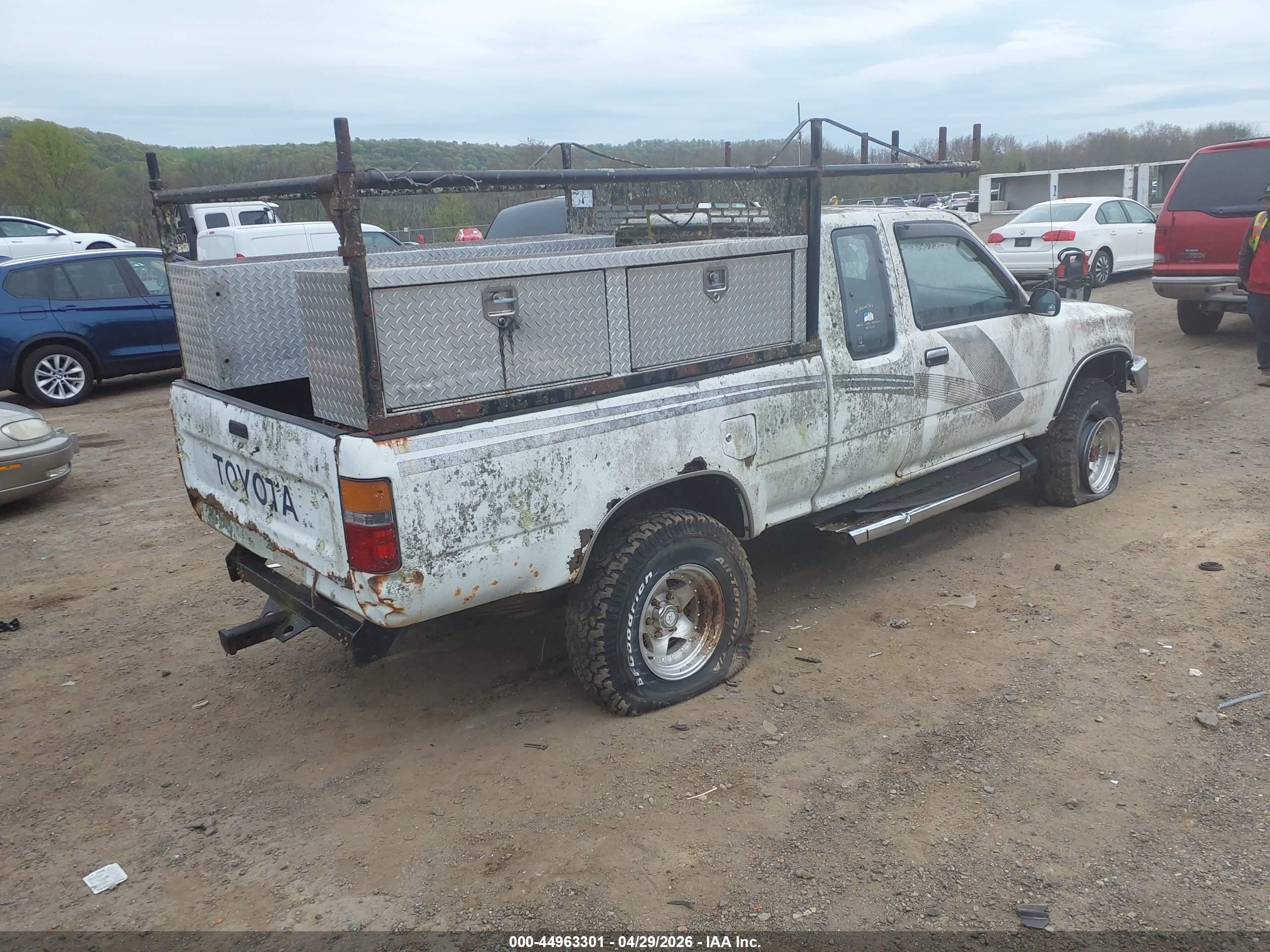 TOYOTA PICKUP image 4