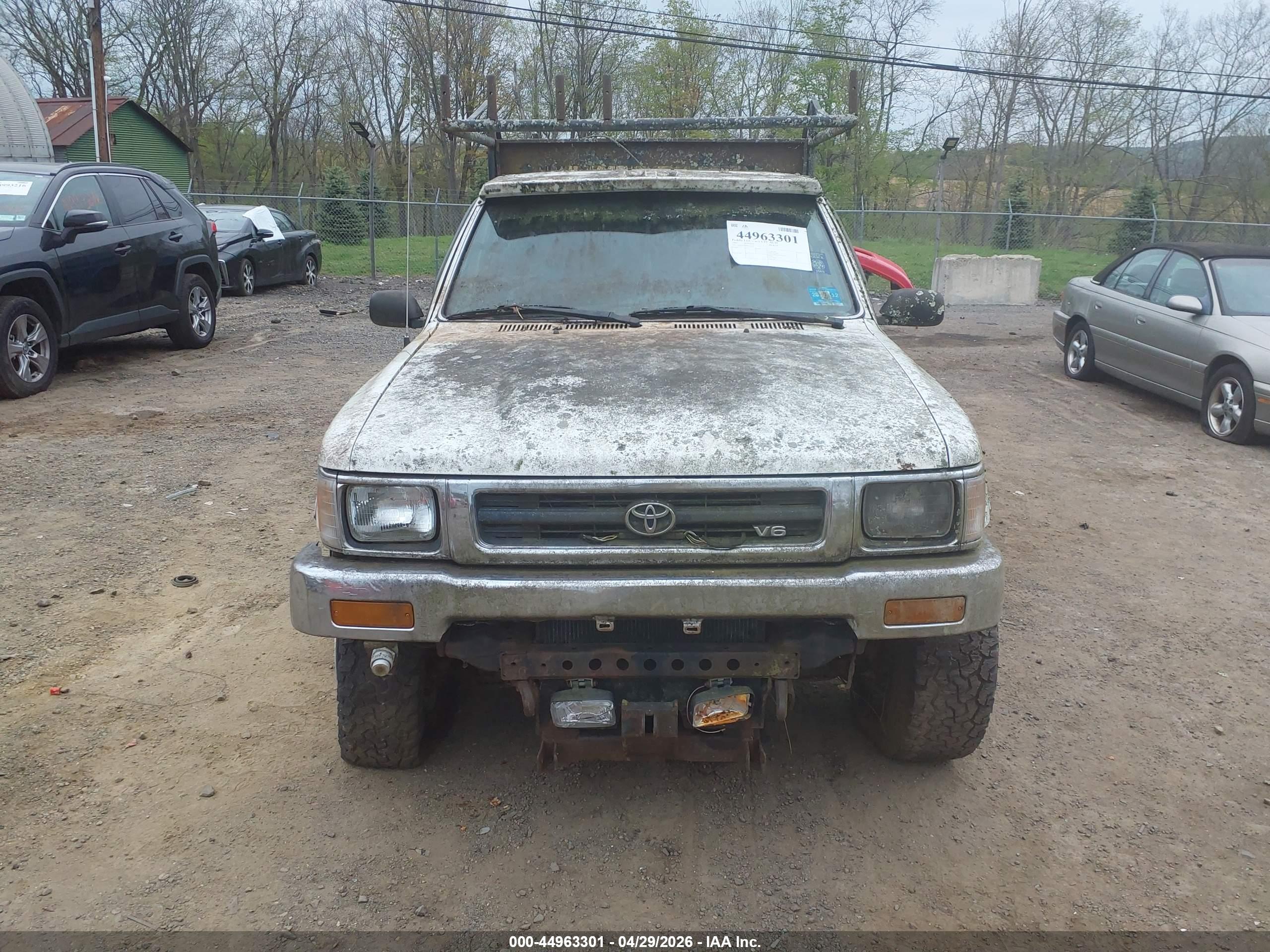 TOYOTA PICKUP image 6