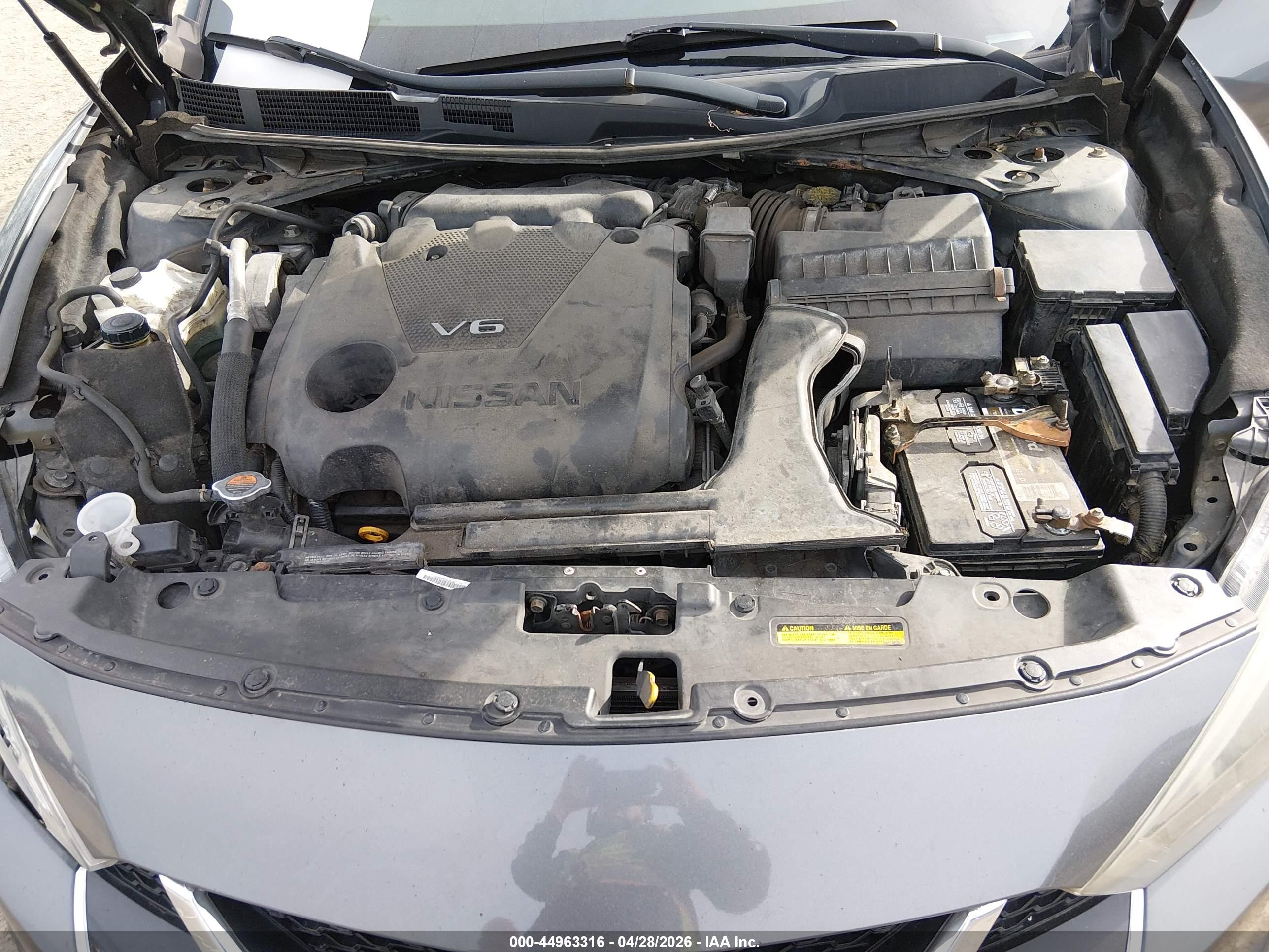 NISSAN MAXIMA image 10