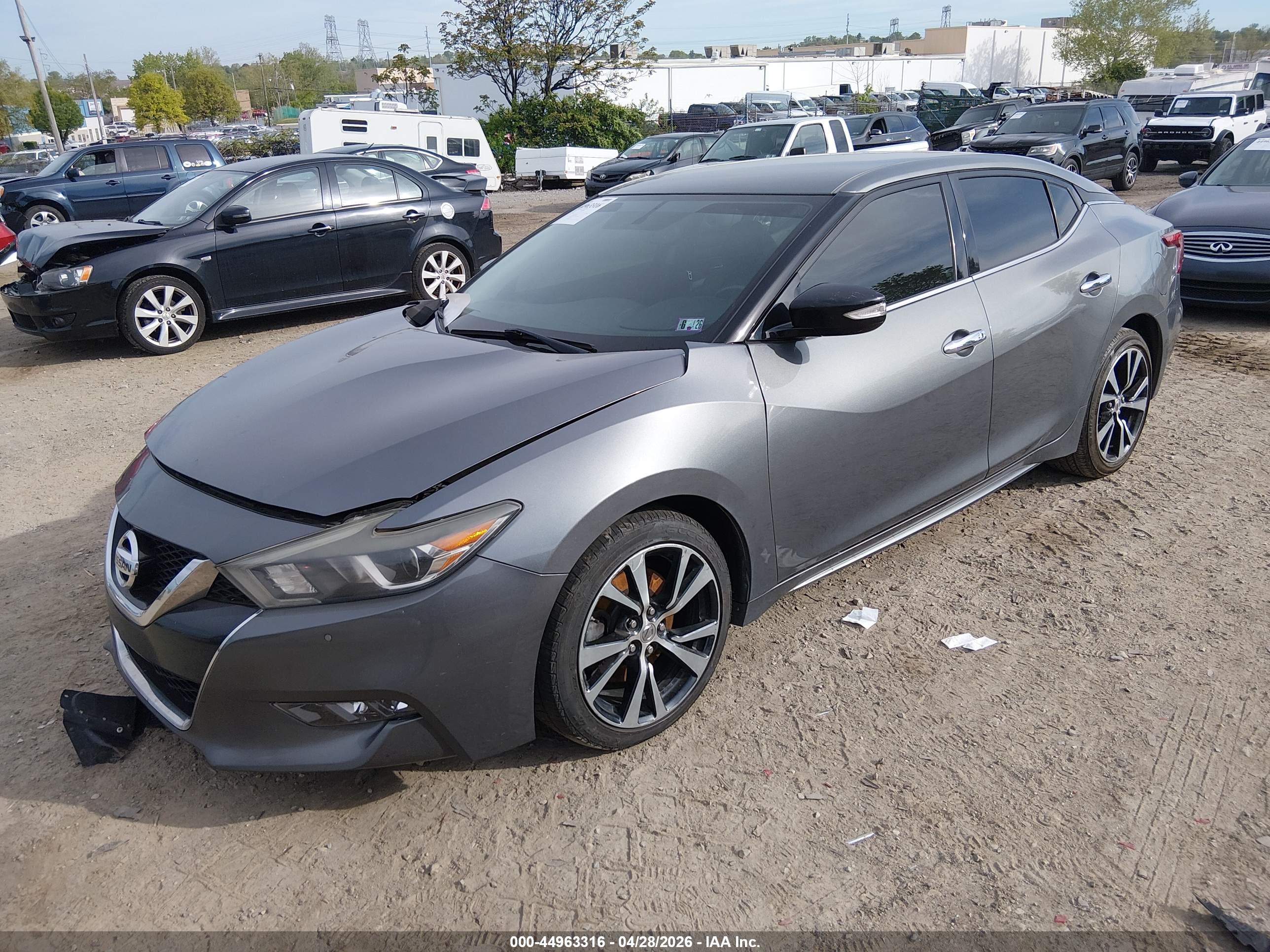 NISSAN MAXIMA image 2