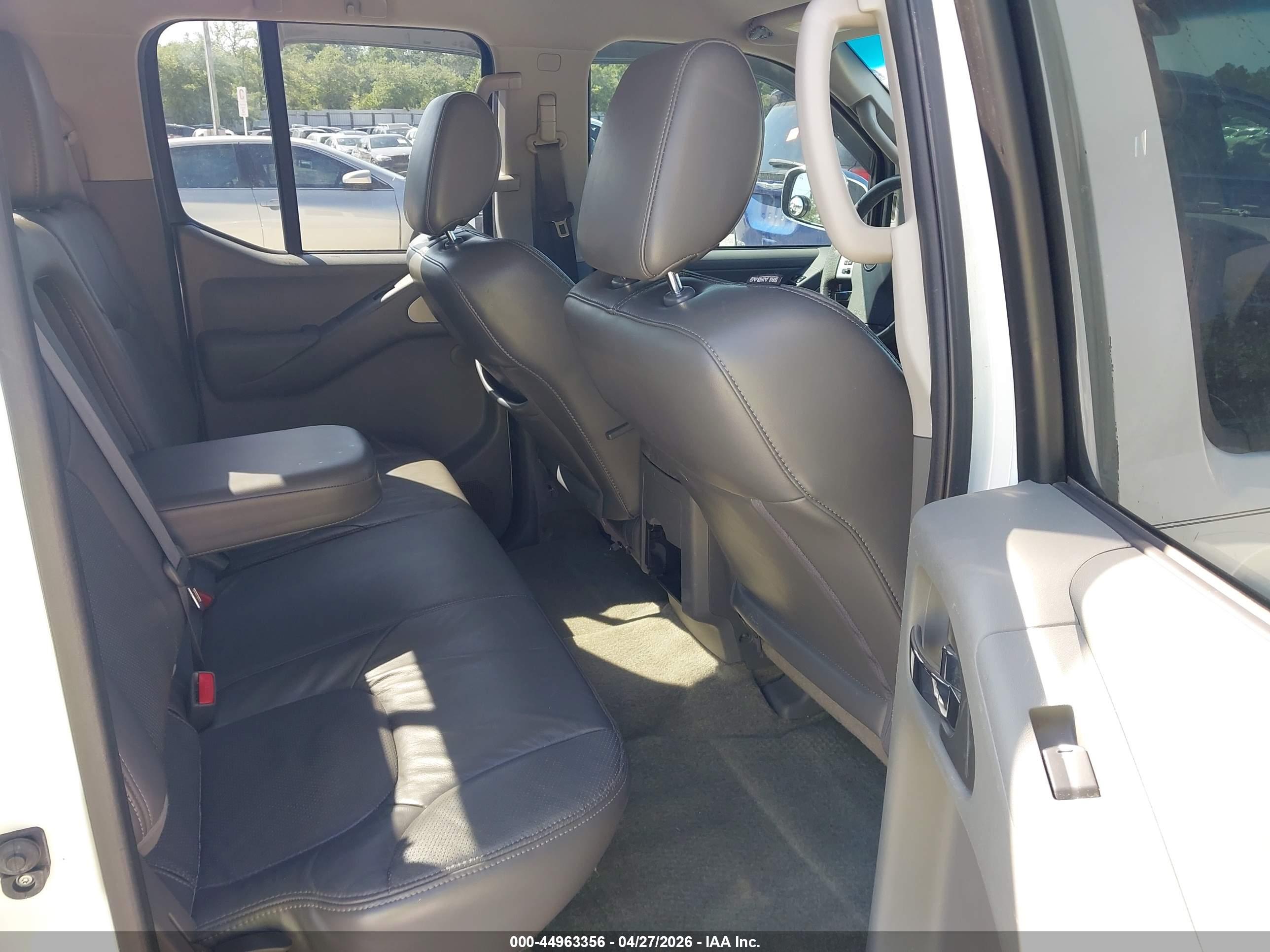 NISSAN FRONTIER image 8