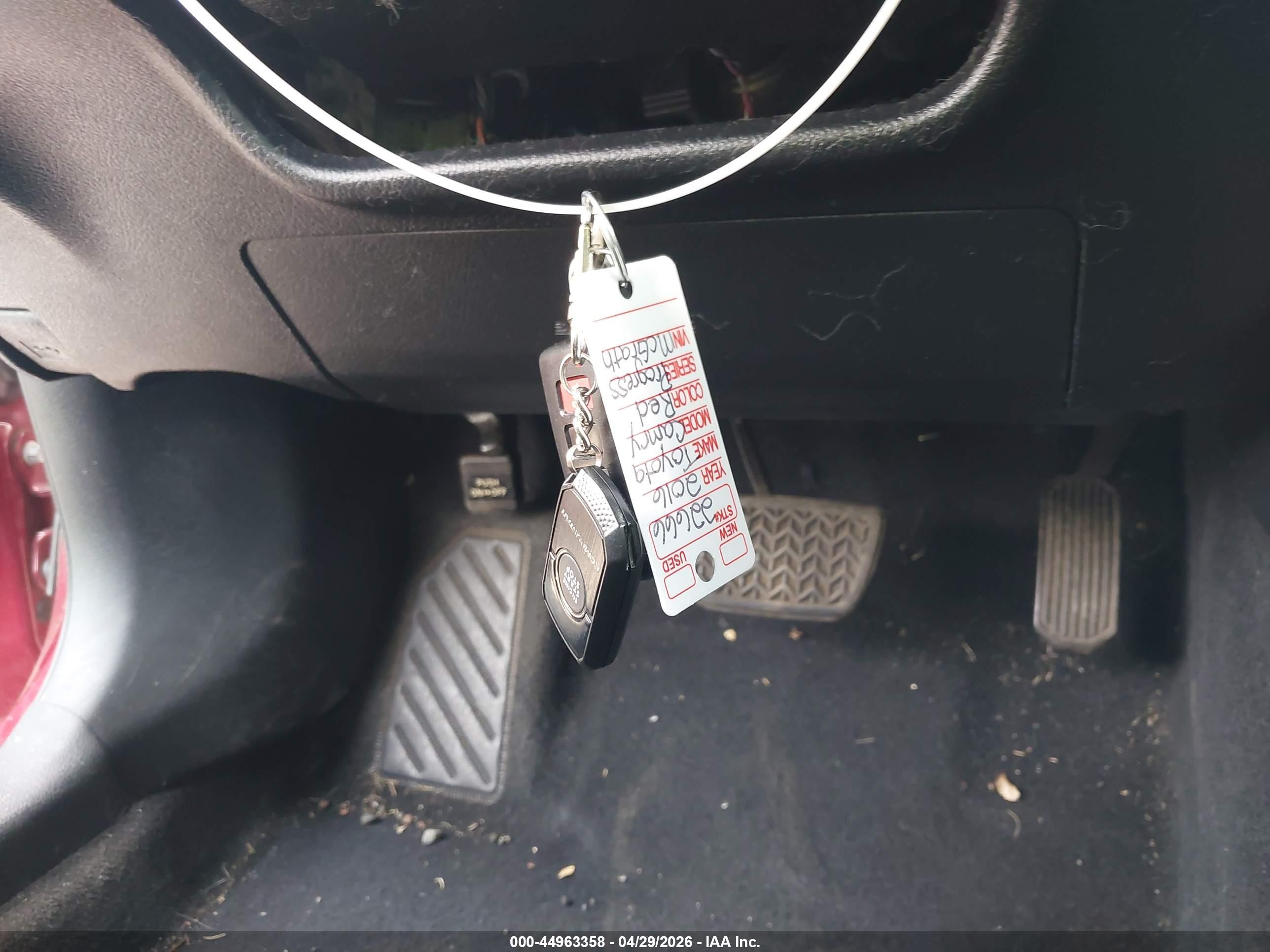 TOYOTA CAMRY image 11