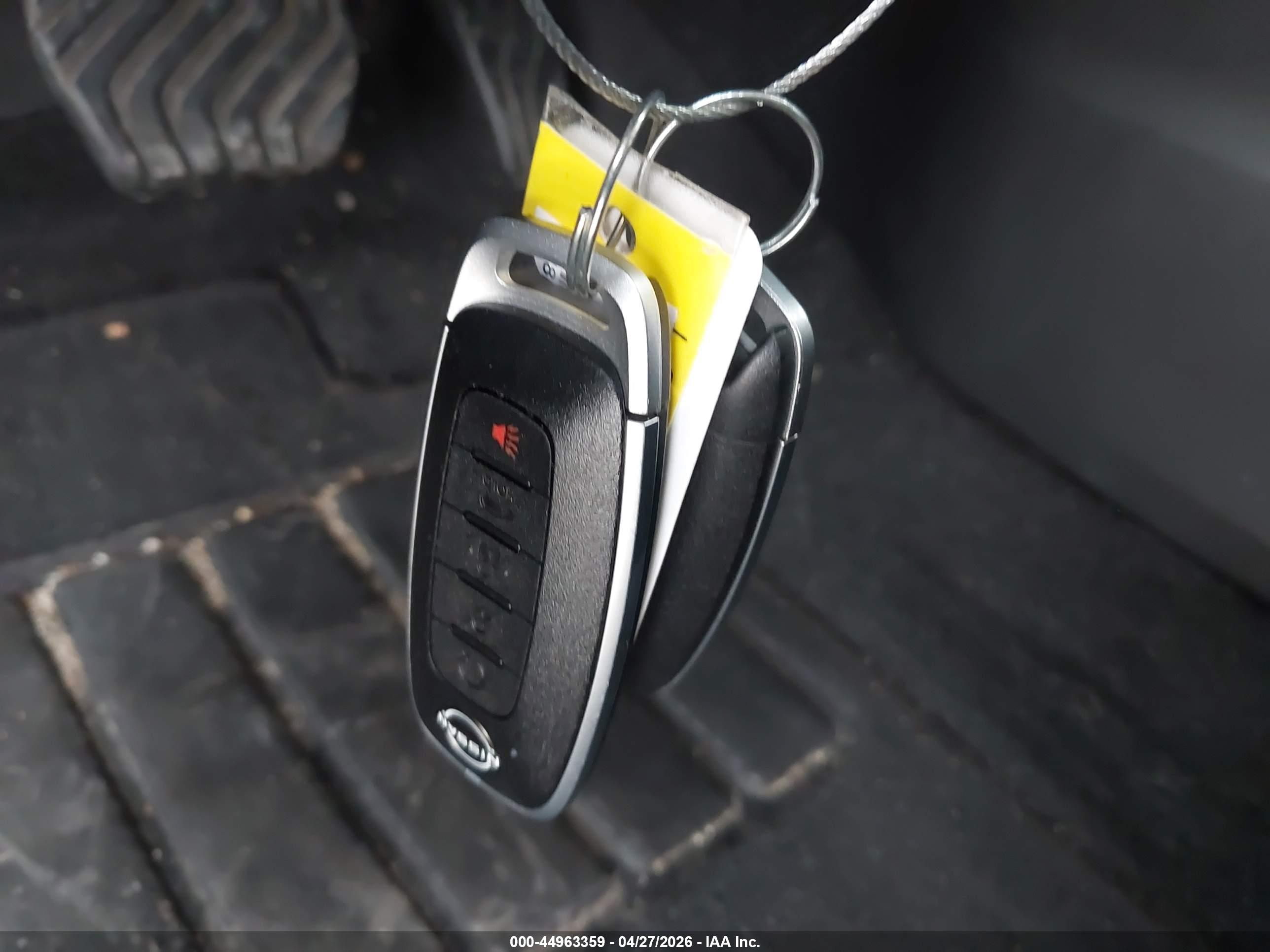NISSAN ROGUE image 11