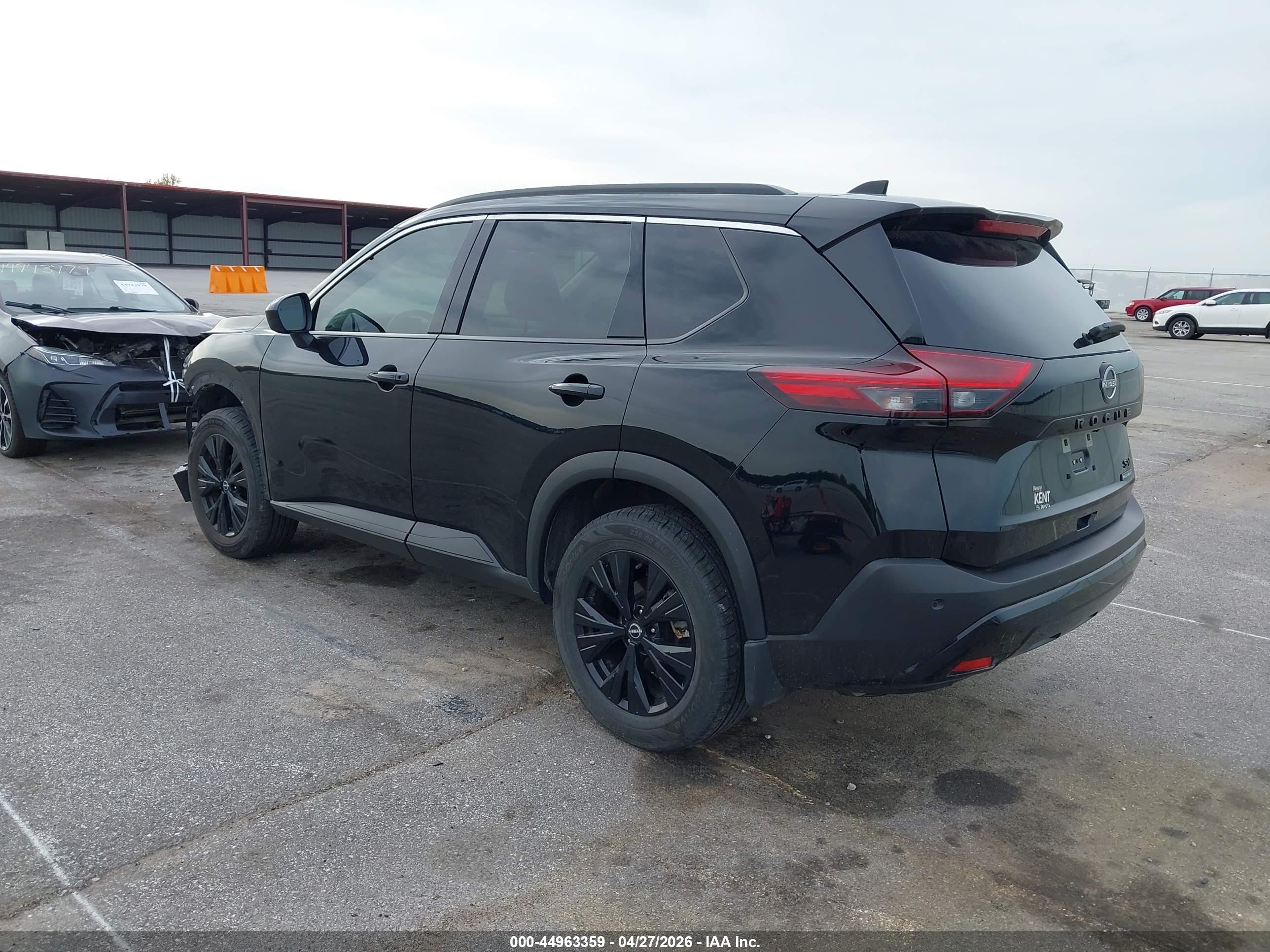 NISSAN ROGUE image 3