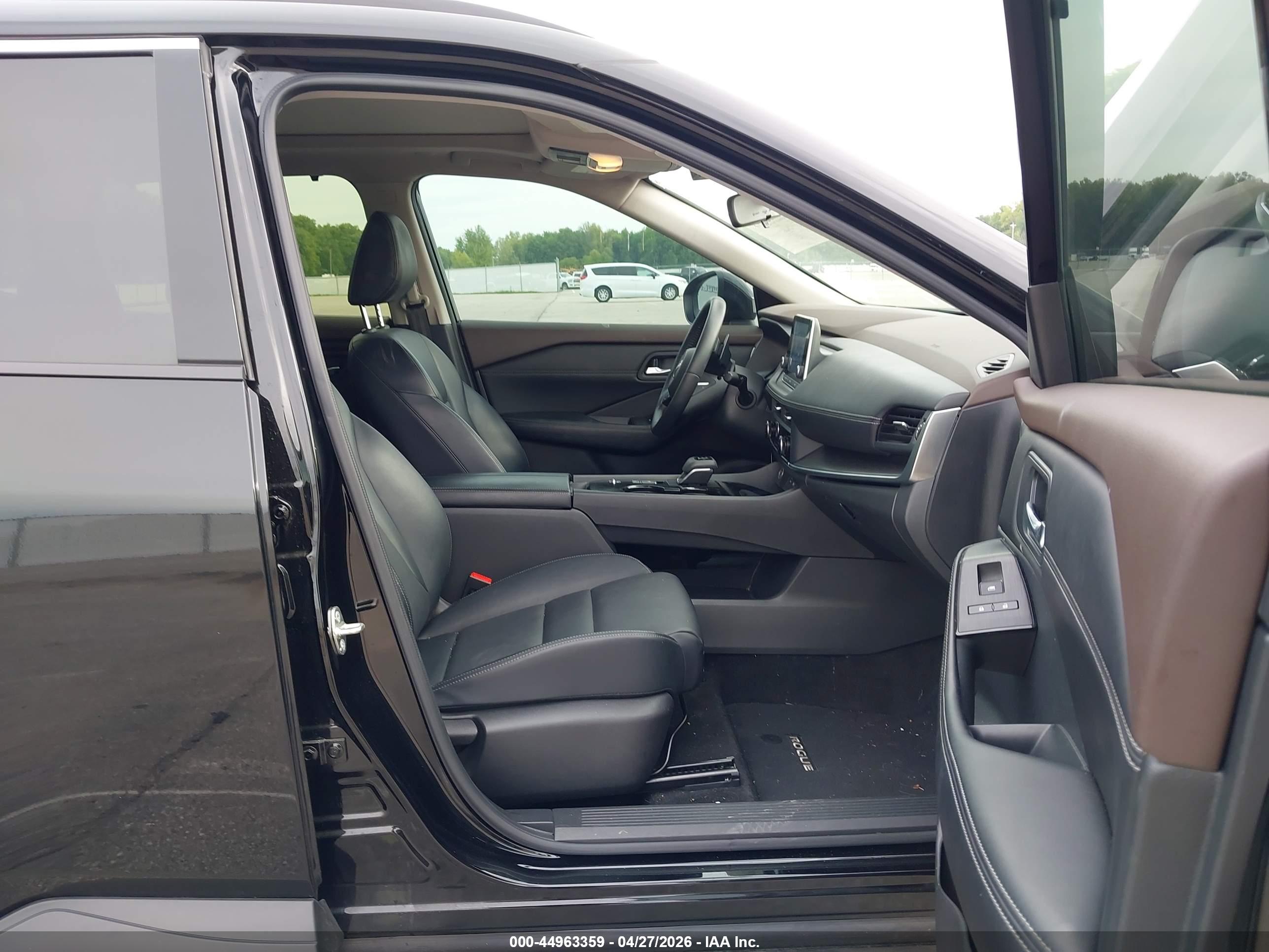 NISSAN ROGUE image 5