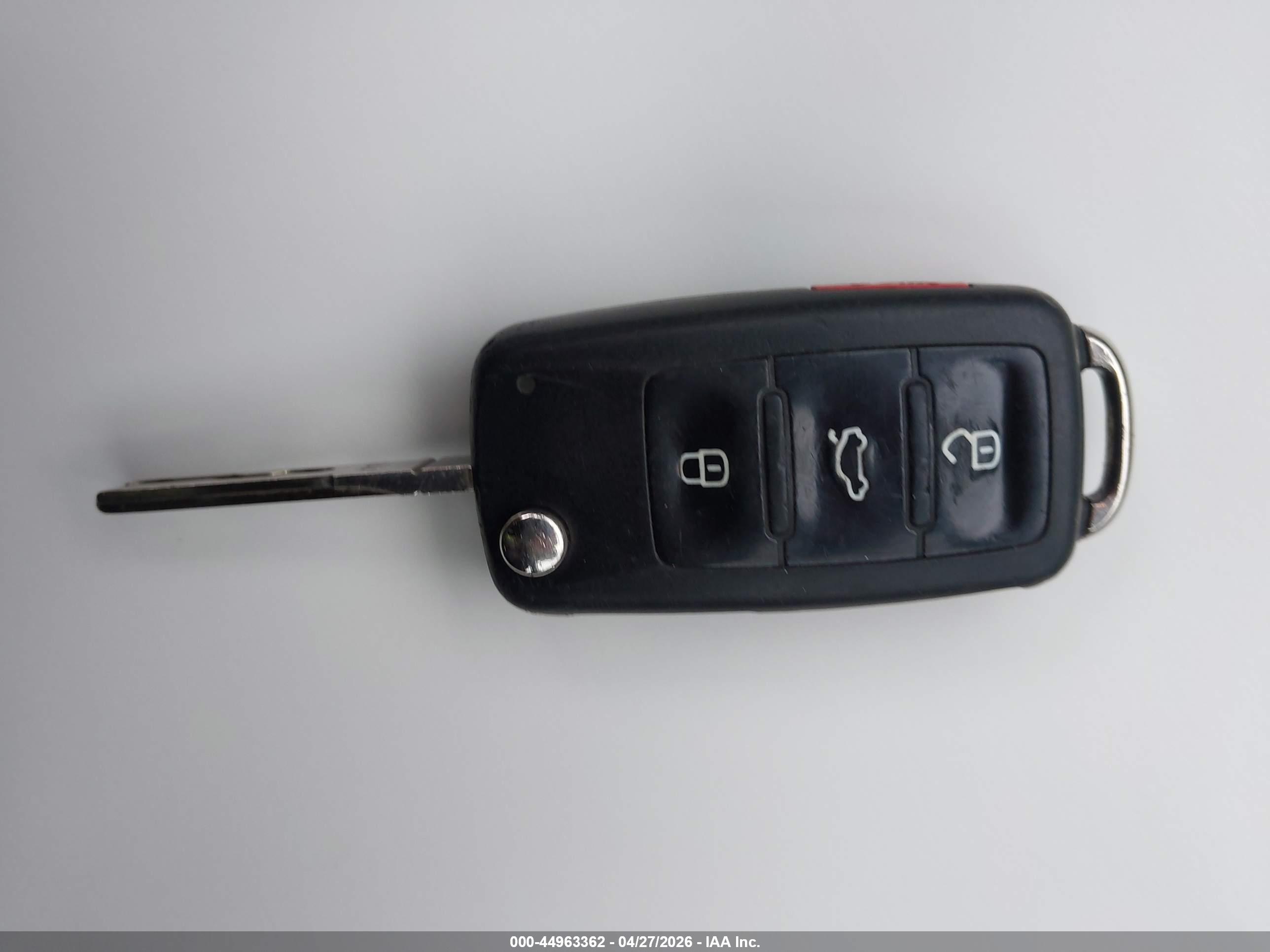VOLKSWAGEN PASSAT image 11