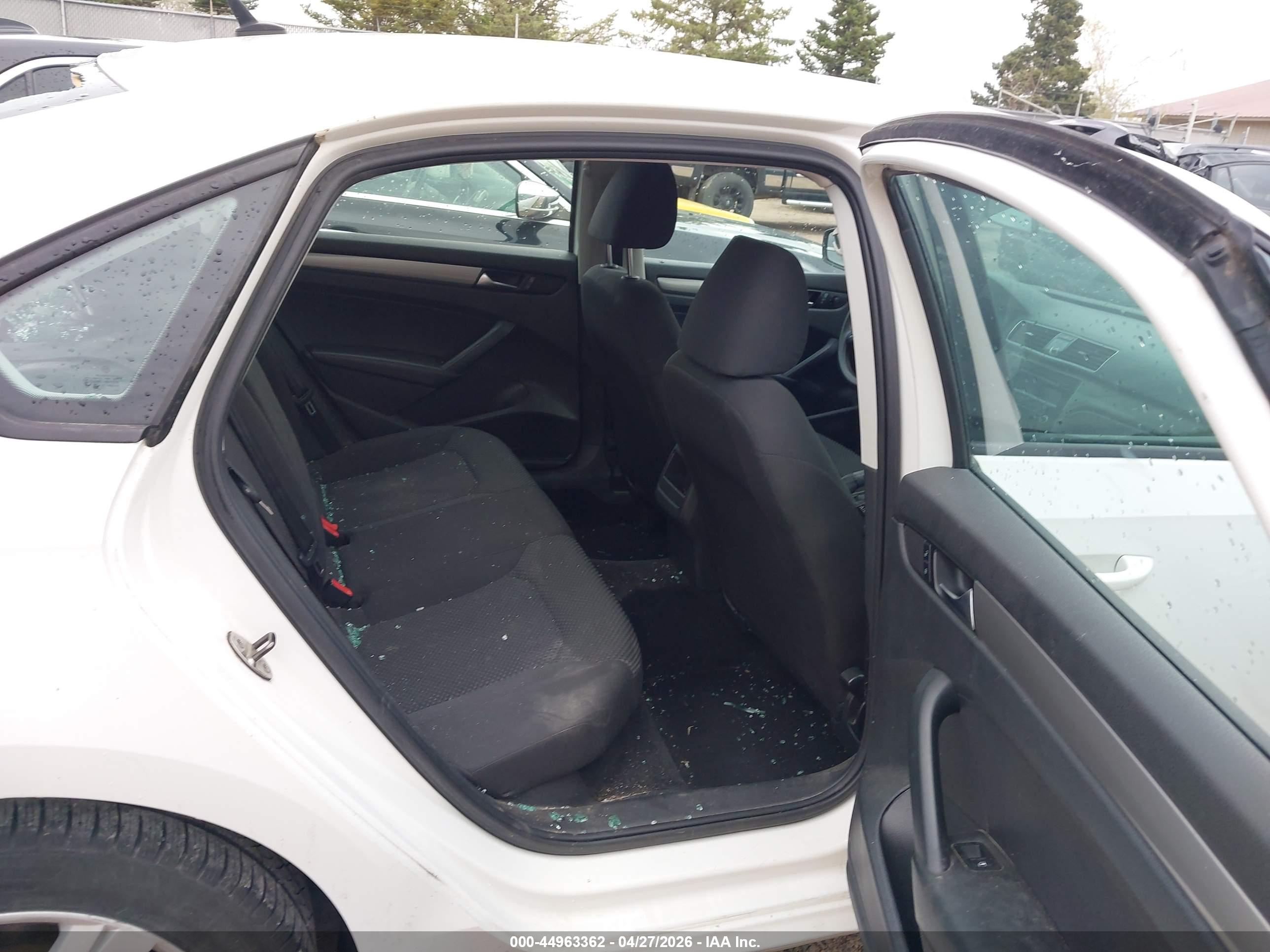 VOLKSWAGEN PASSAT image 8