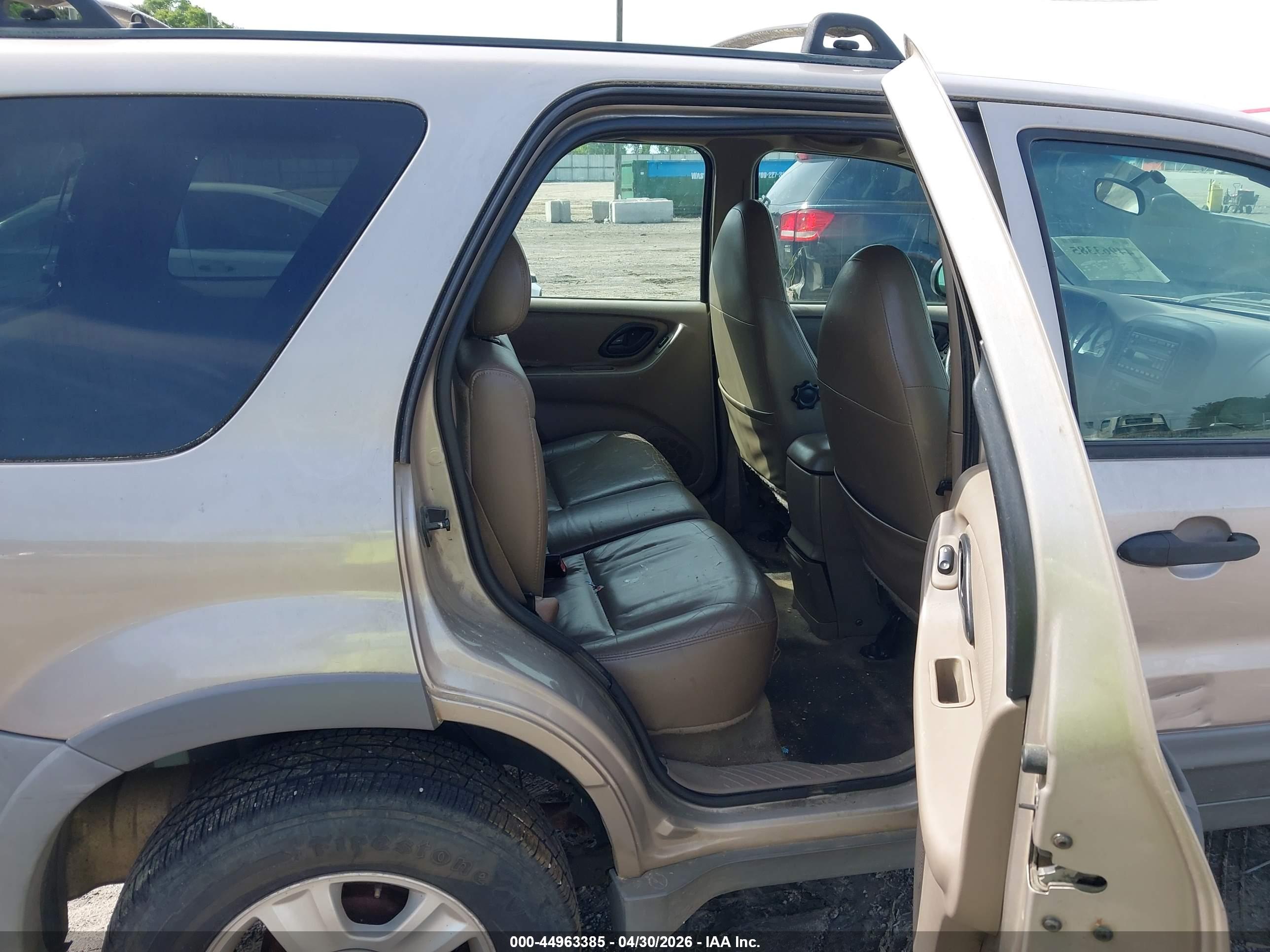 FORD ESCAPE image 8