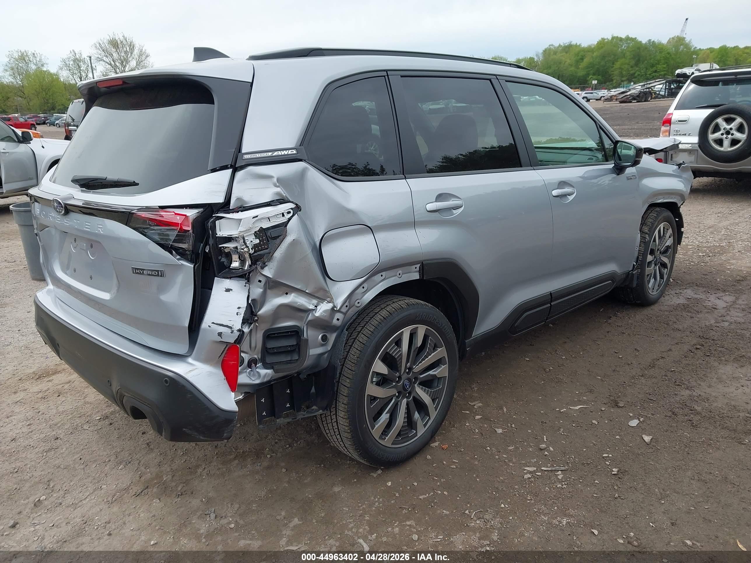 SUBARU FORESTER image 4
