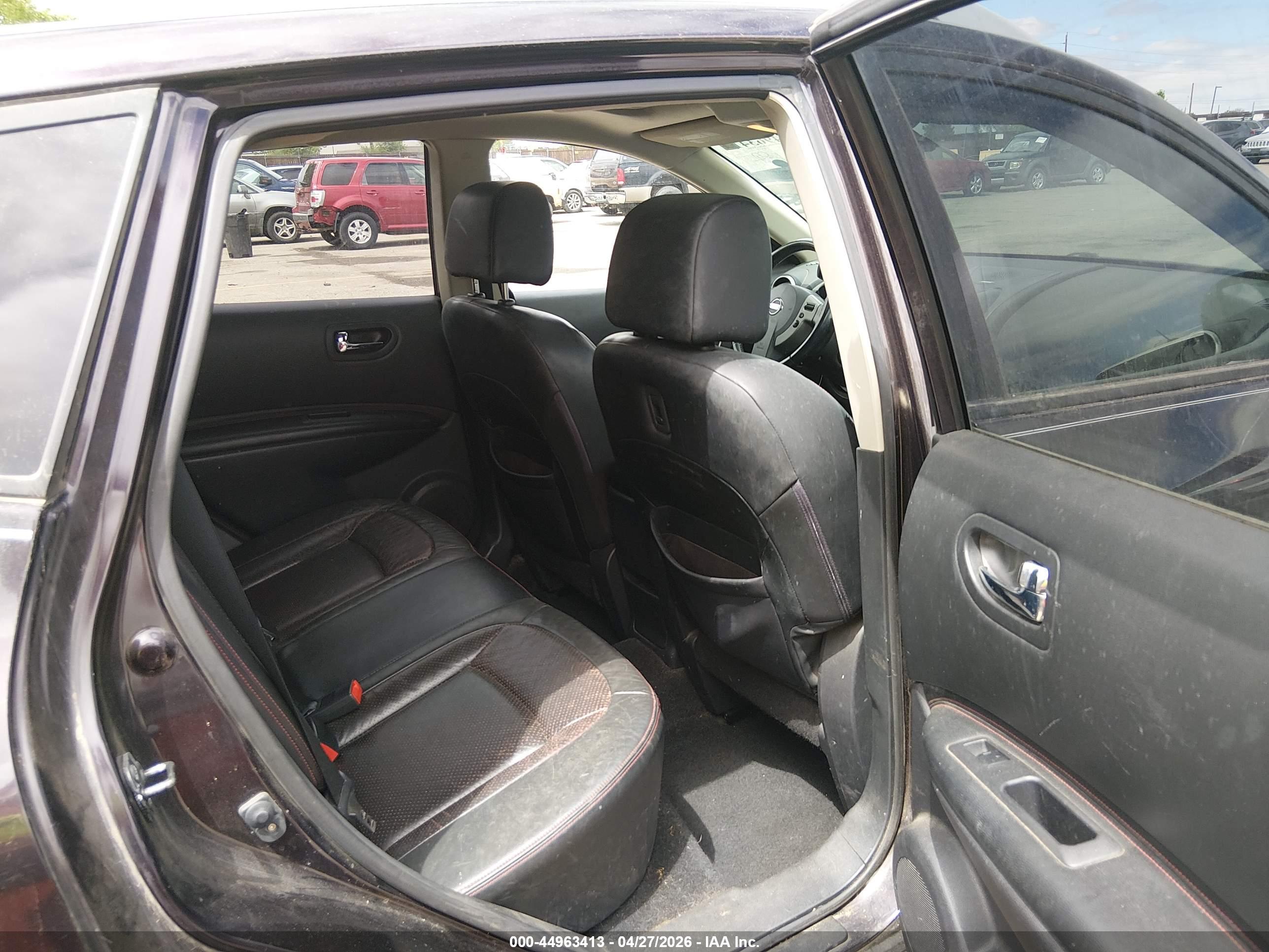 NISSAN ROGUE image 8