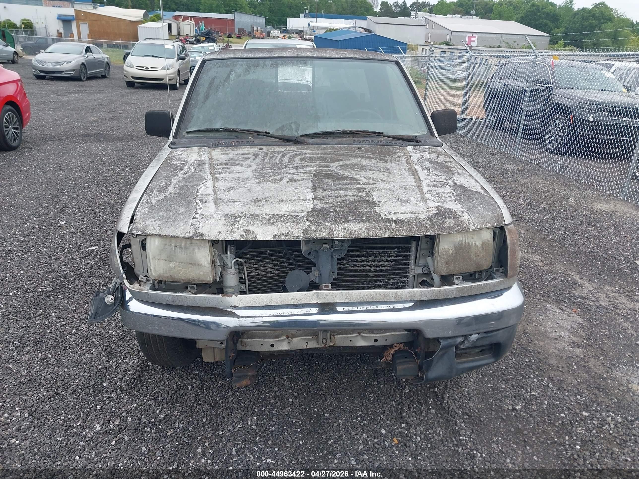 NISSAN FRONTIER image 6