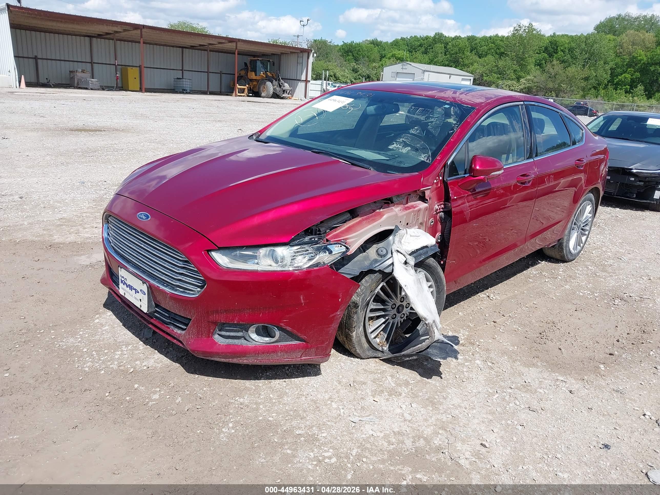 FORD FUSION image 2