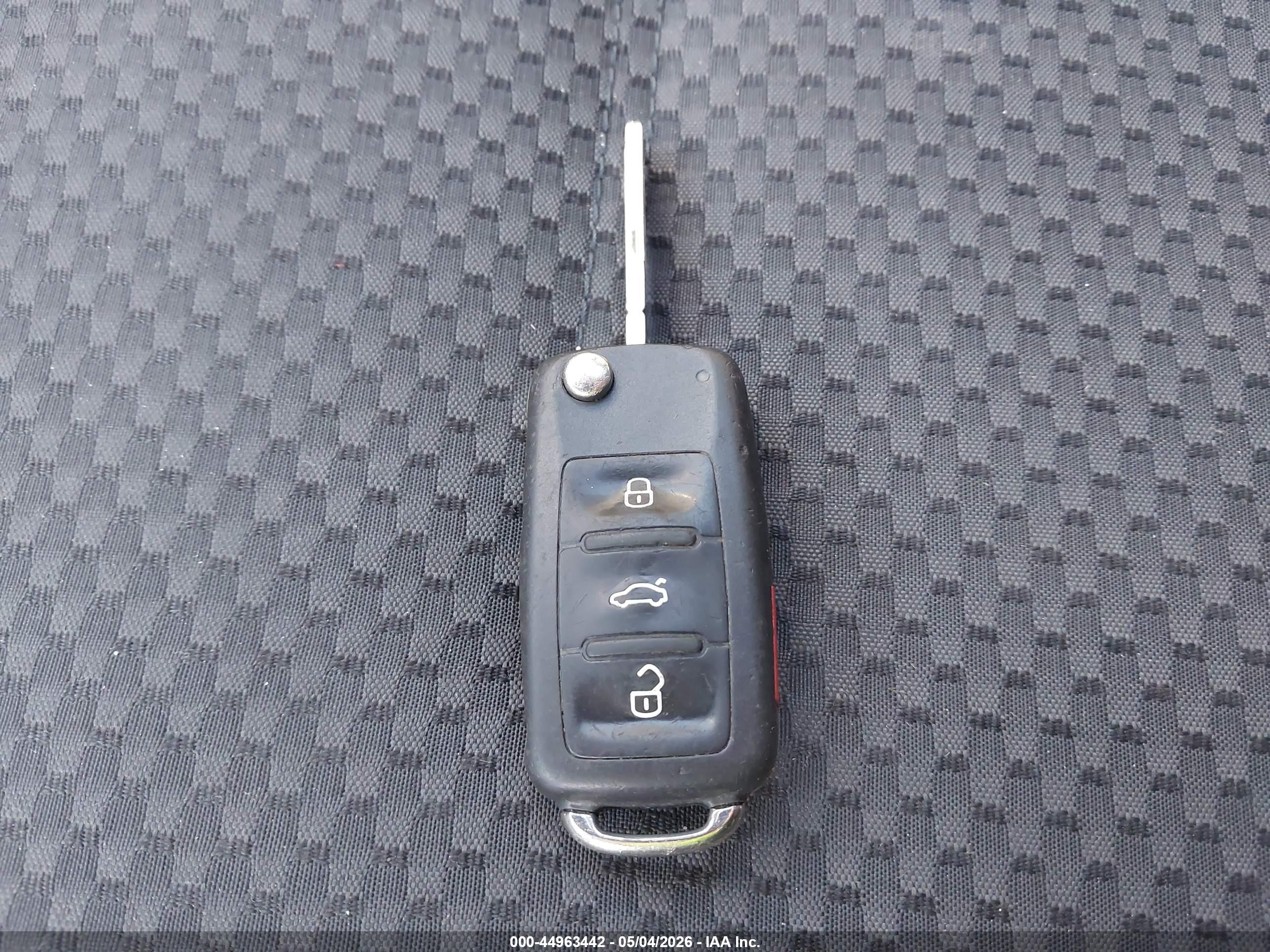VOLKSWAGEN JETTA image 11