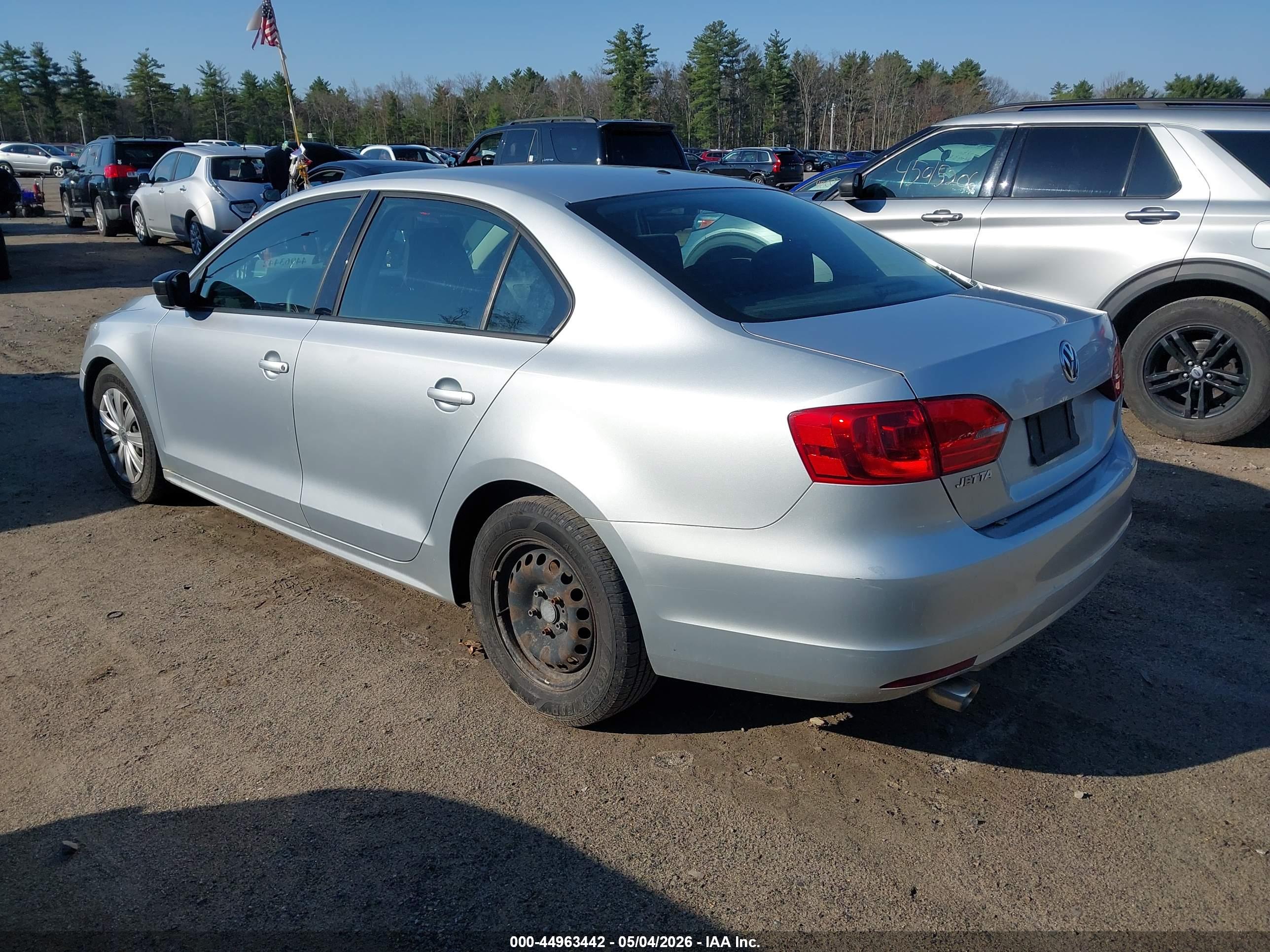VOLKSWAGEN JETTA image 3