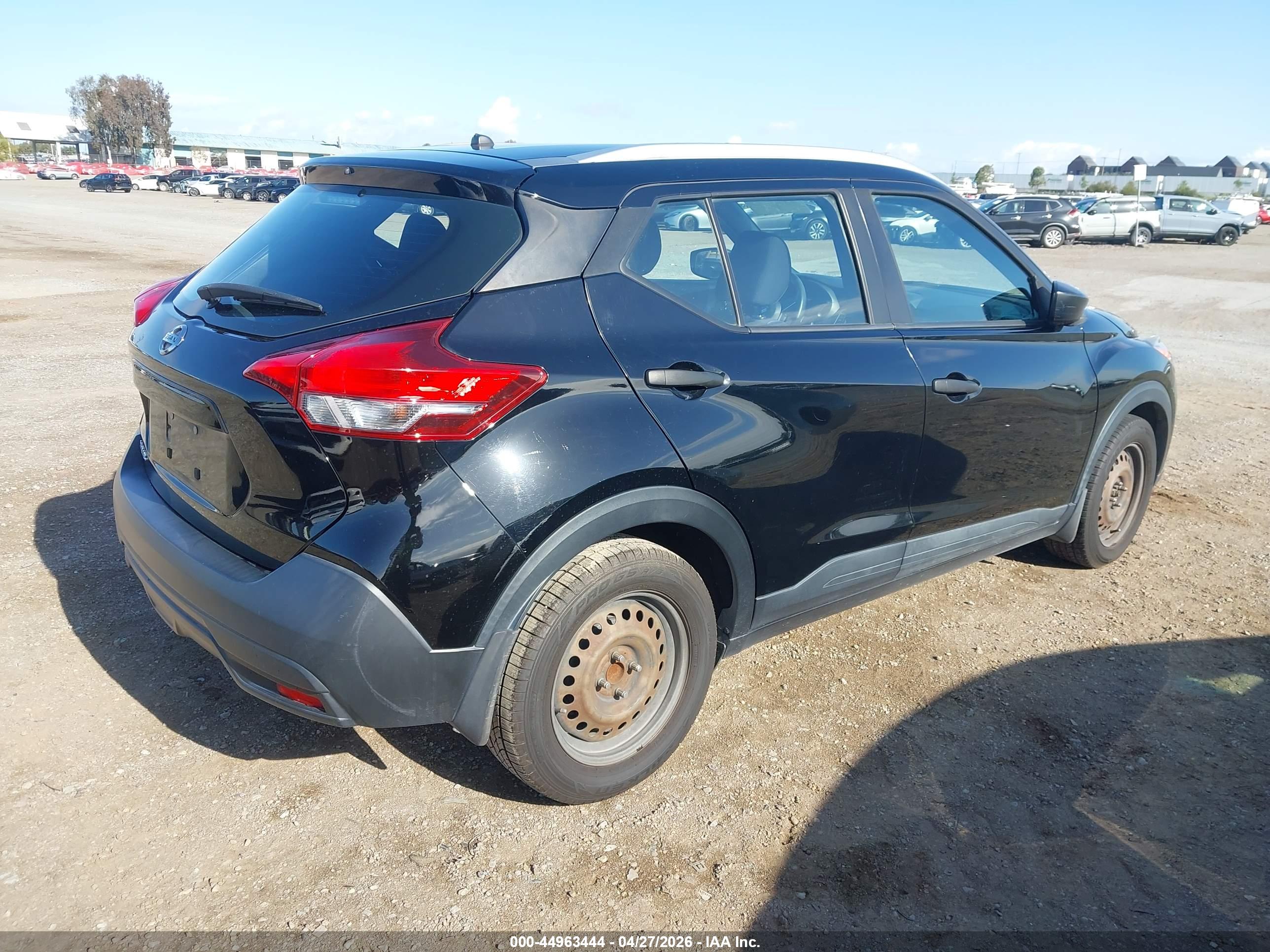 NISSAN KICKS image 4