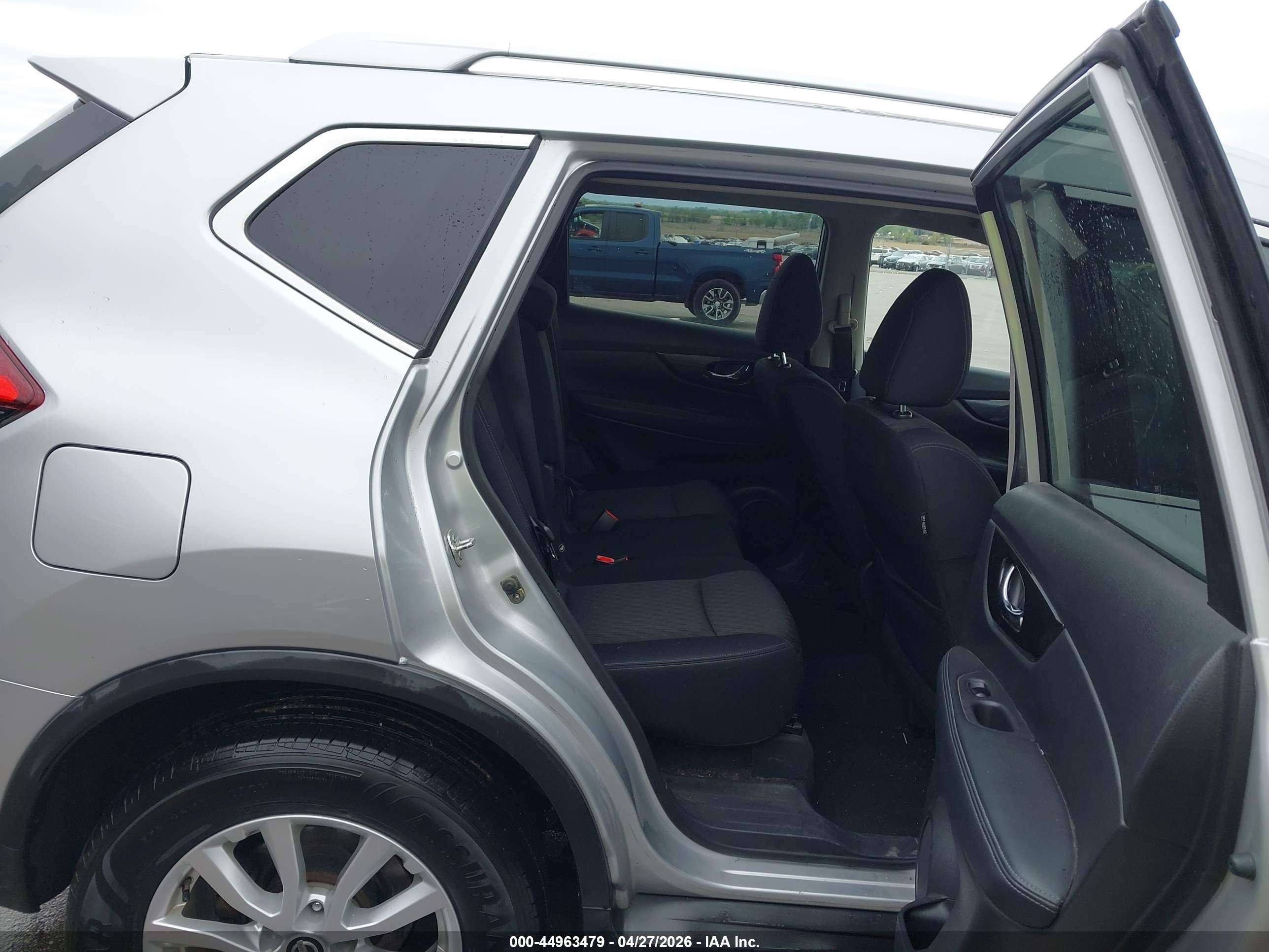 NISSAN ROGUE image 8