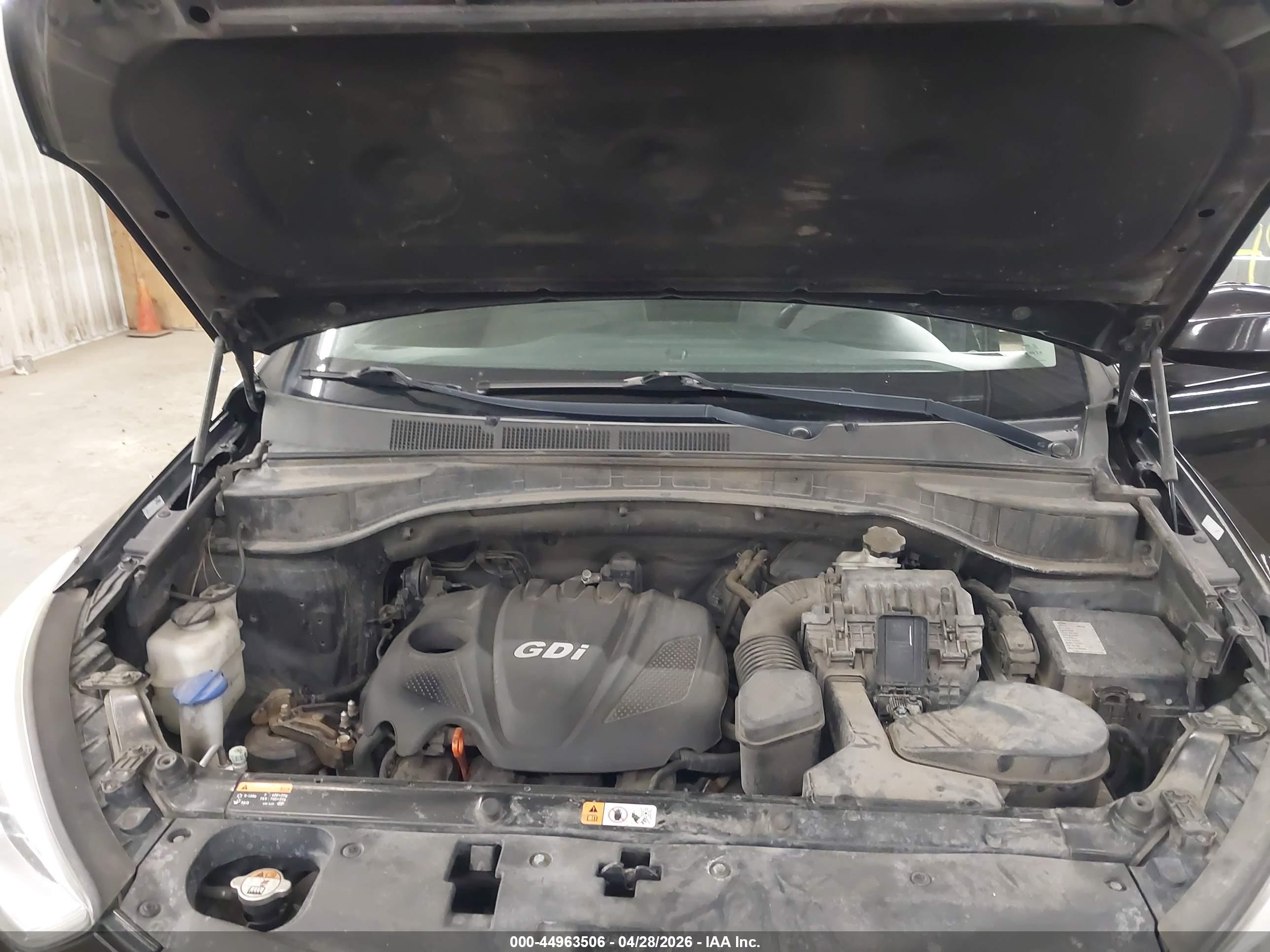 HYUNDAI SANTA image 10