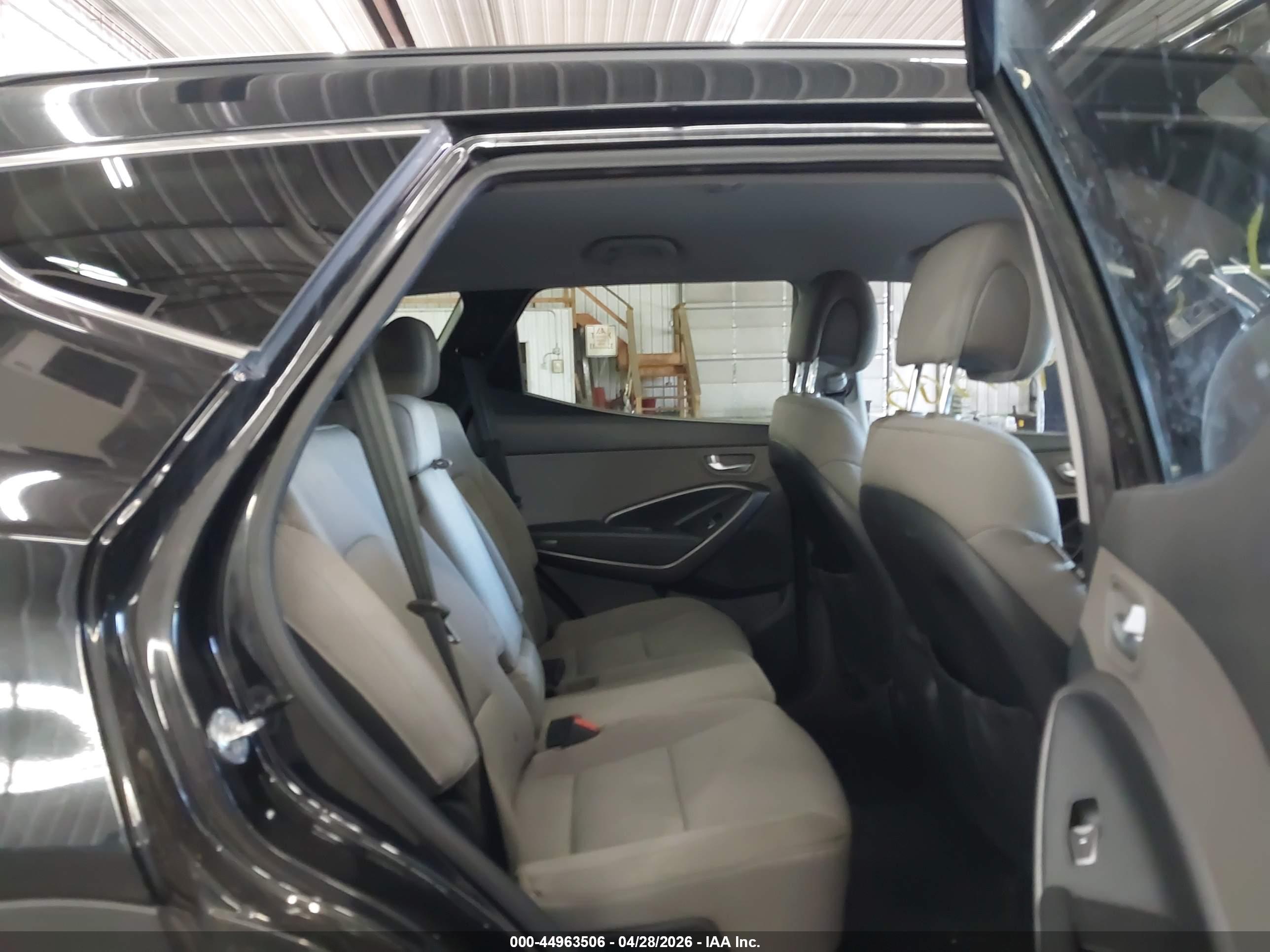HYUNDAI SANTA image 8
