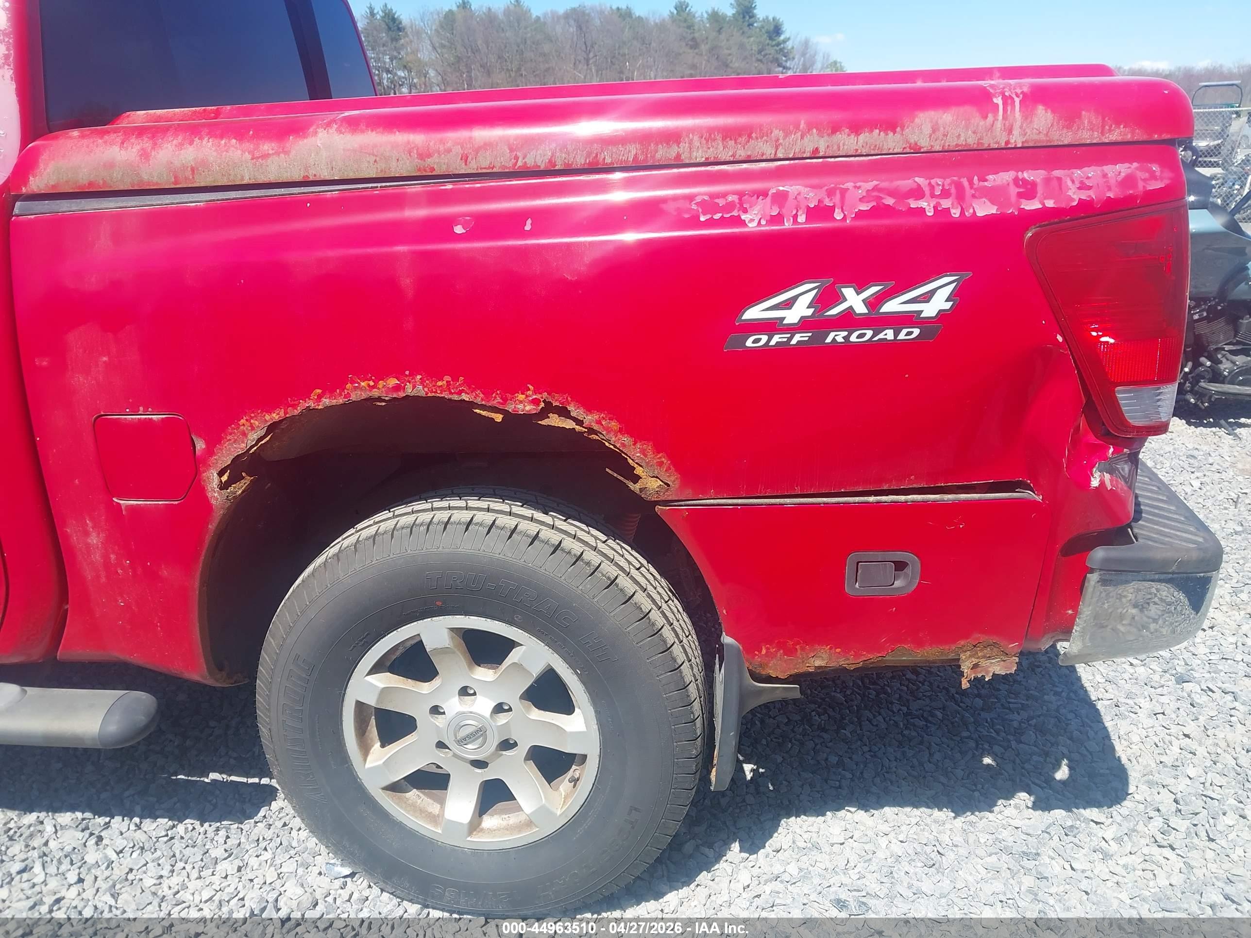 NISSAN TITAN image 6
