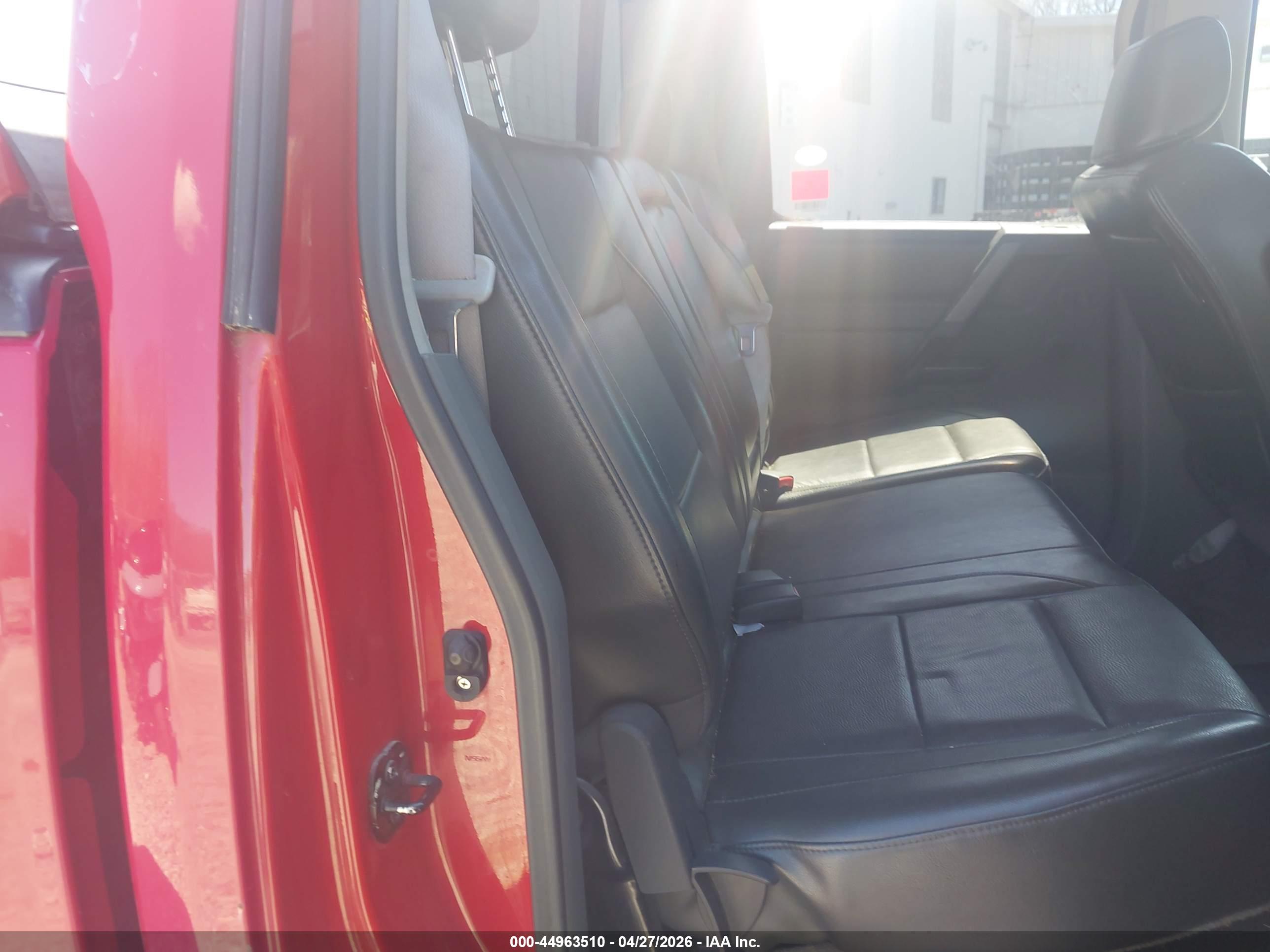 NISSAN TITAN image 8