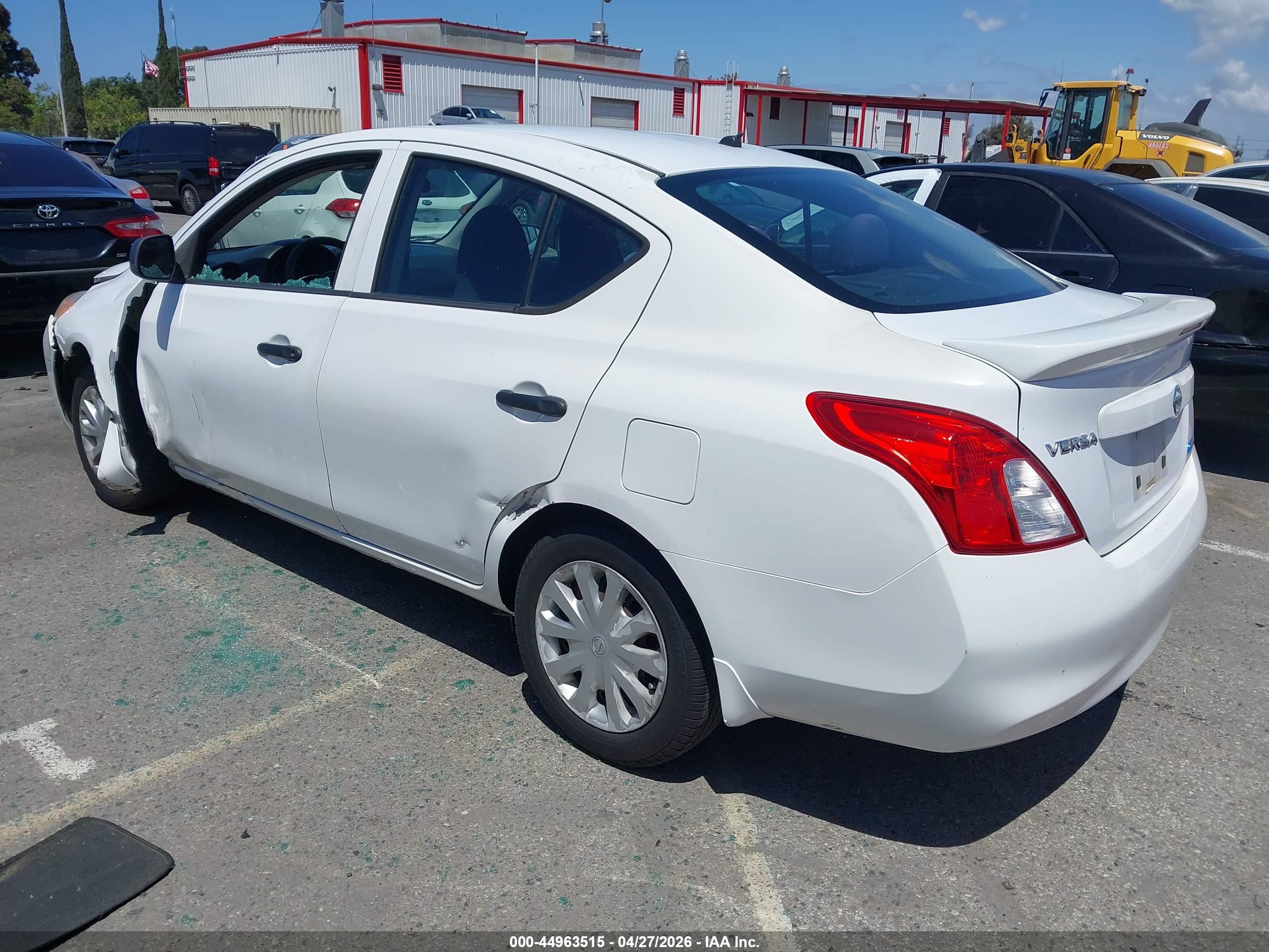 NISSAN VERSA image 3