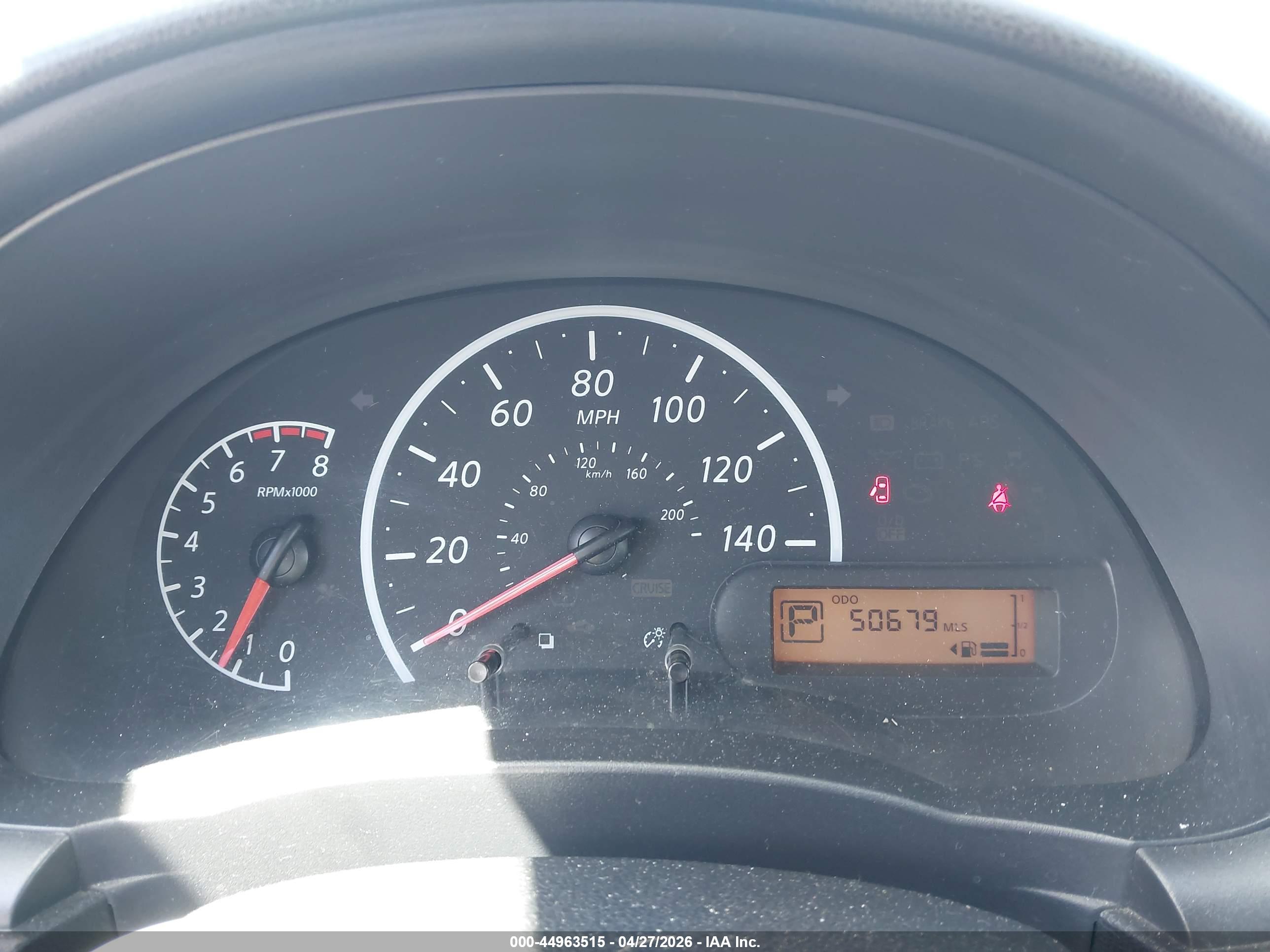 NISSAN VERSA image 7