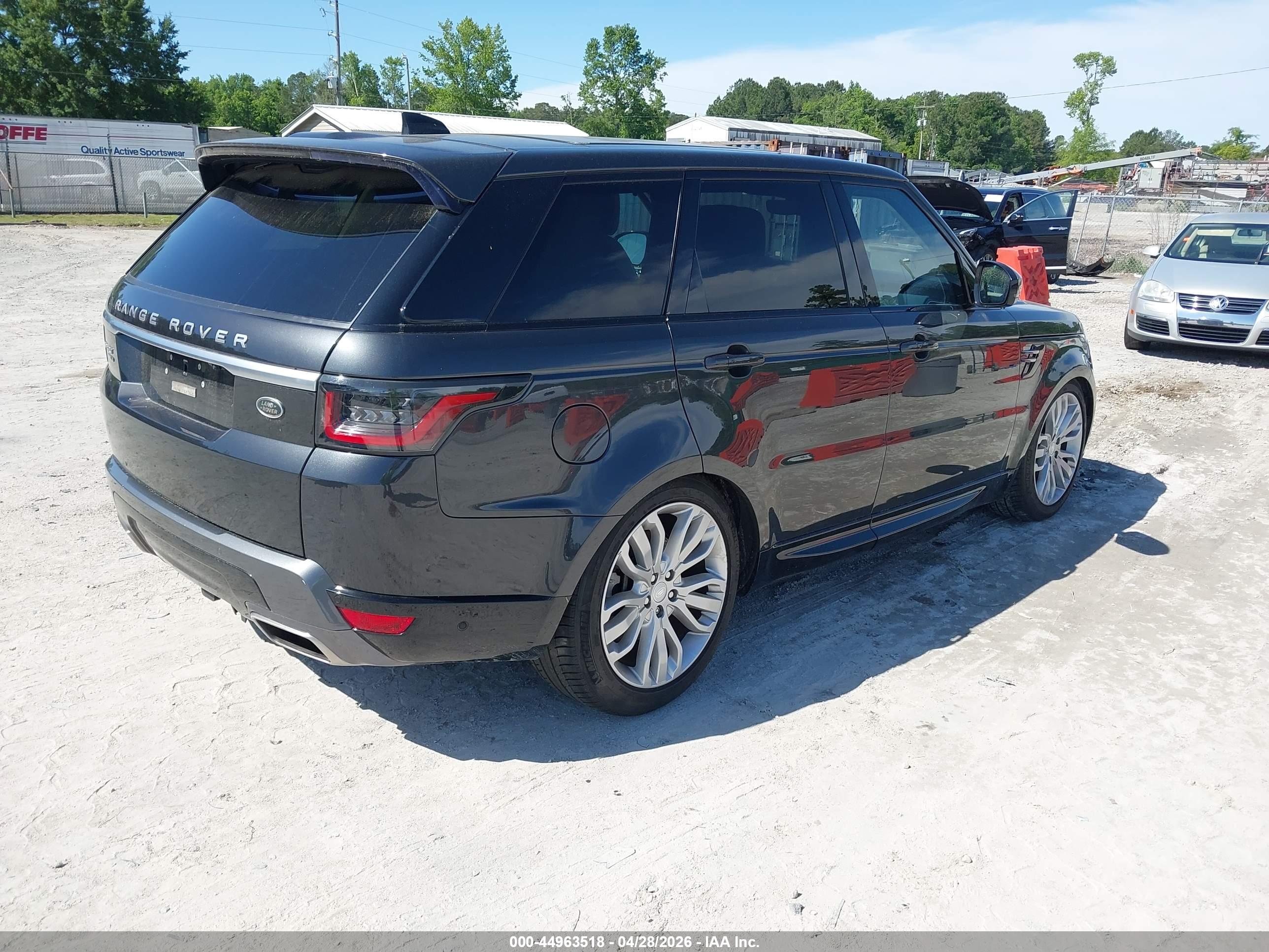 LAND ROVER image 4