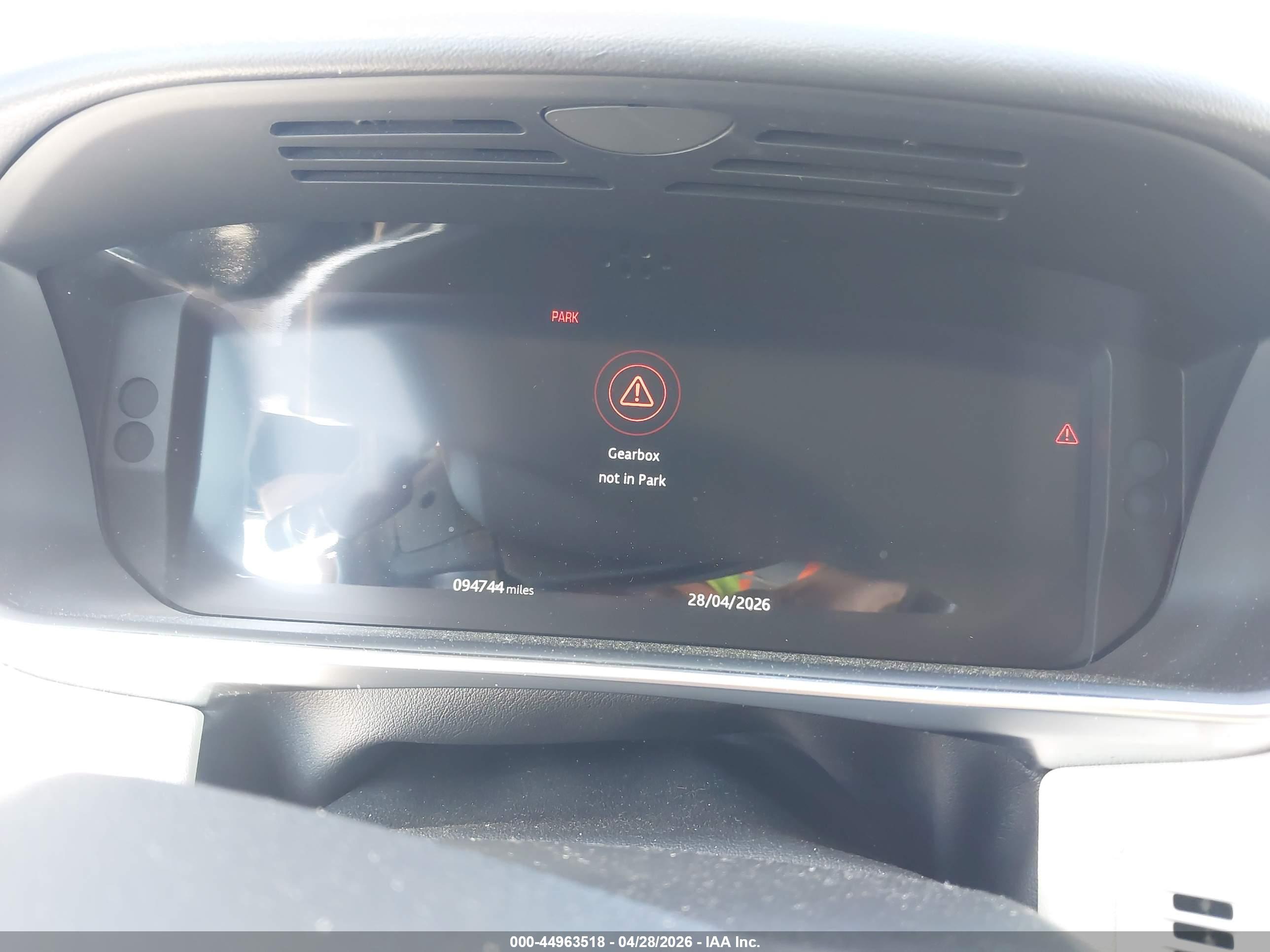 LAND ROVER image 6