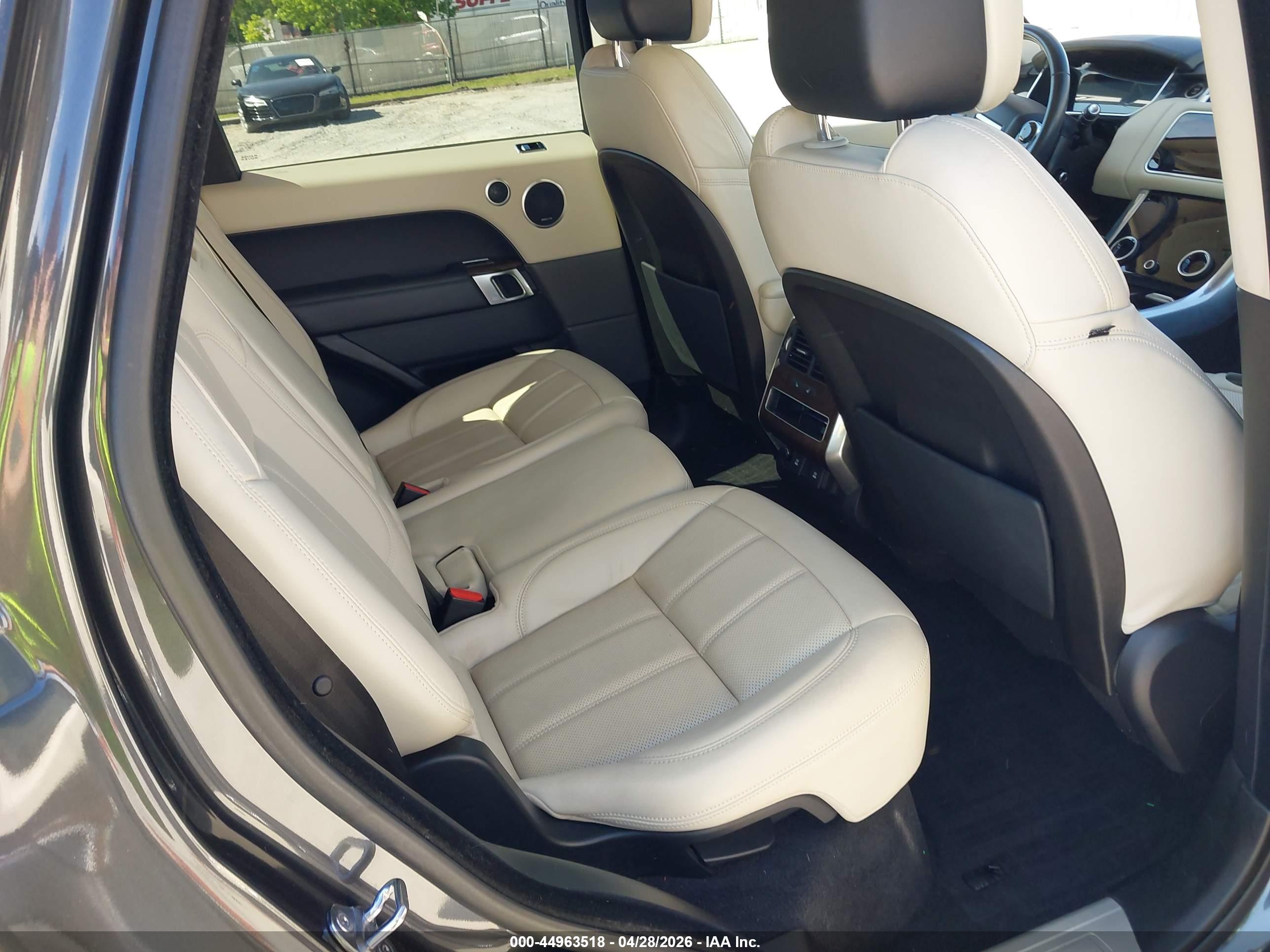 LAND ROVER image 8