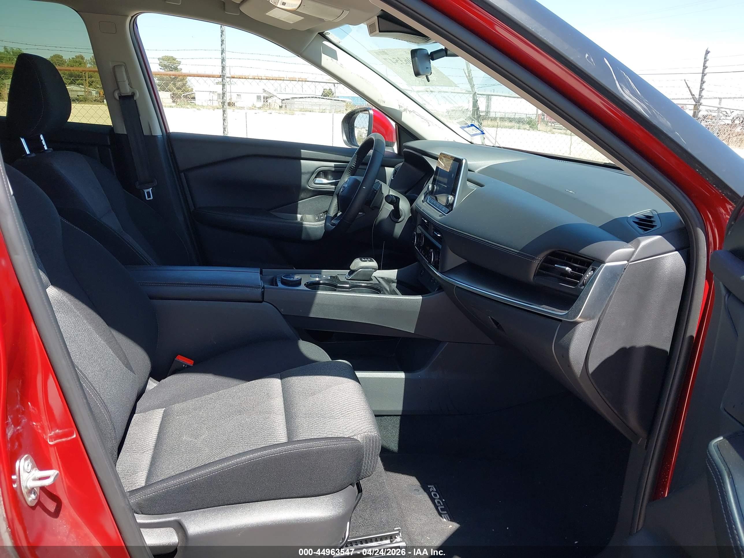 NISSAN ROGUE image 5