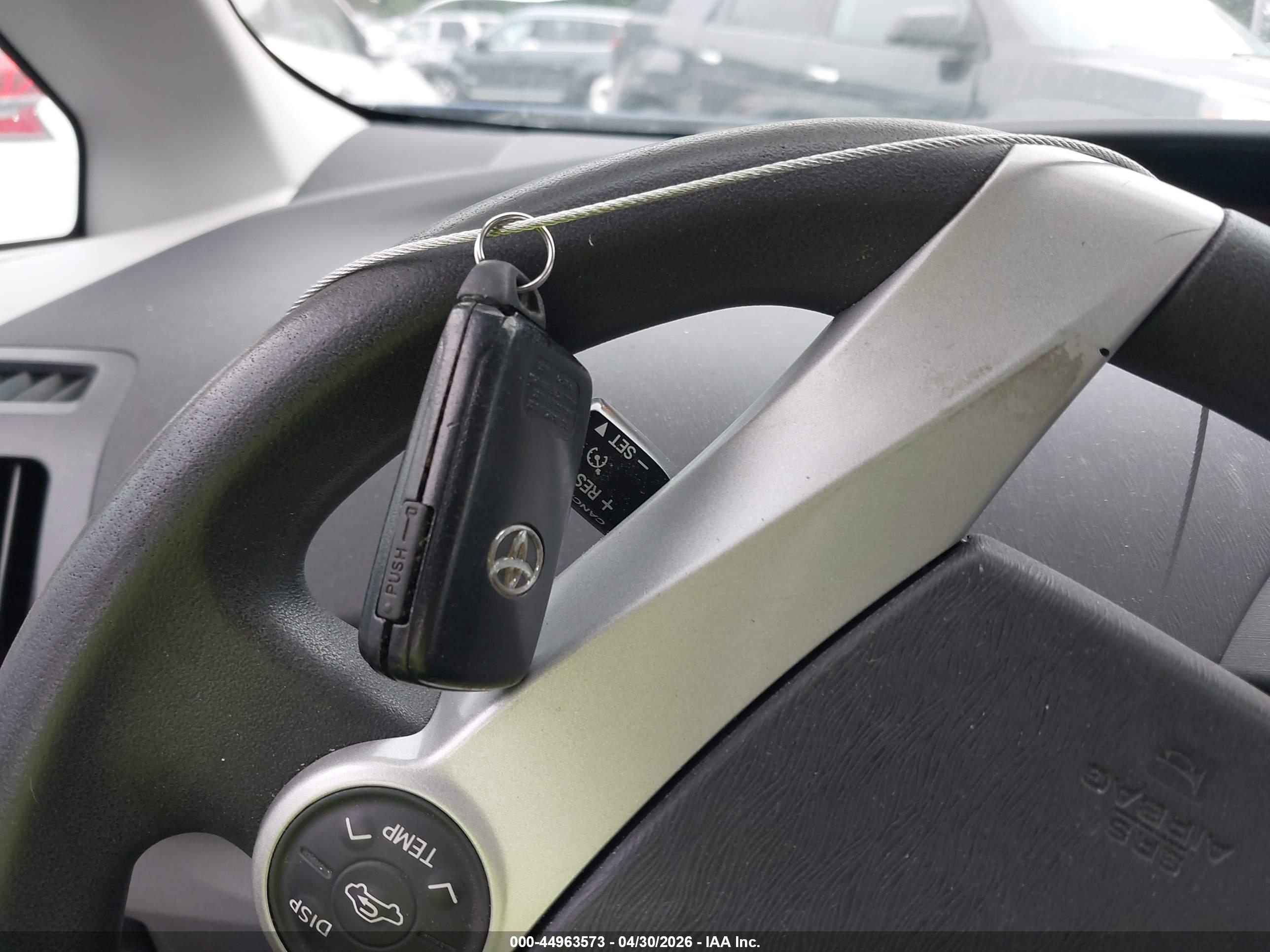 TOYOTA PRIUS image 11